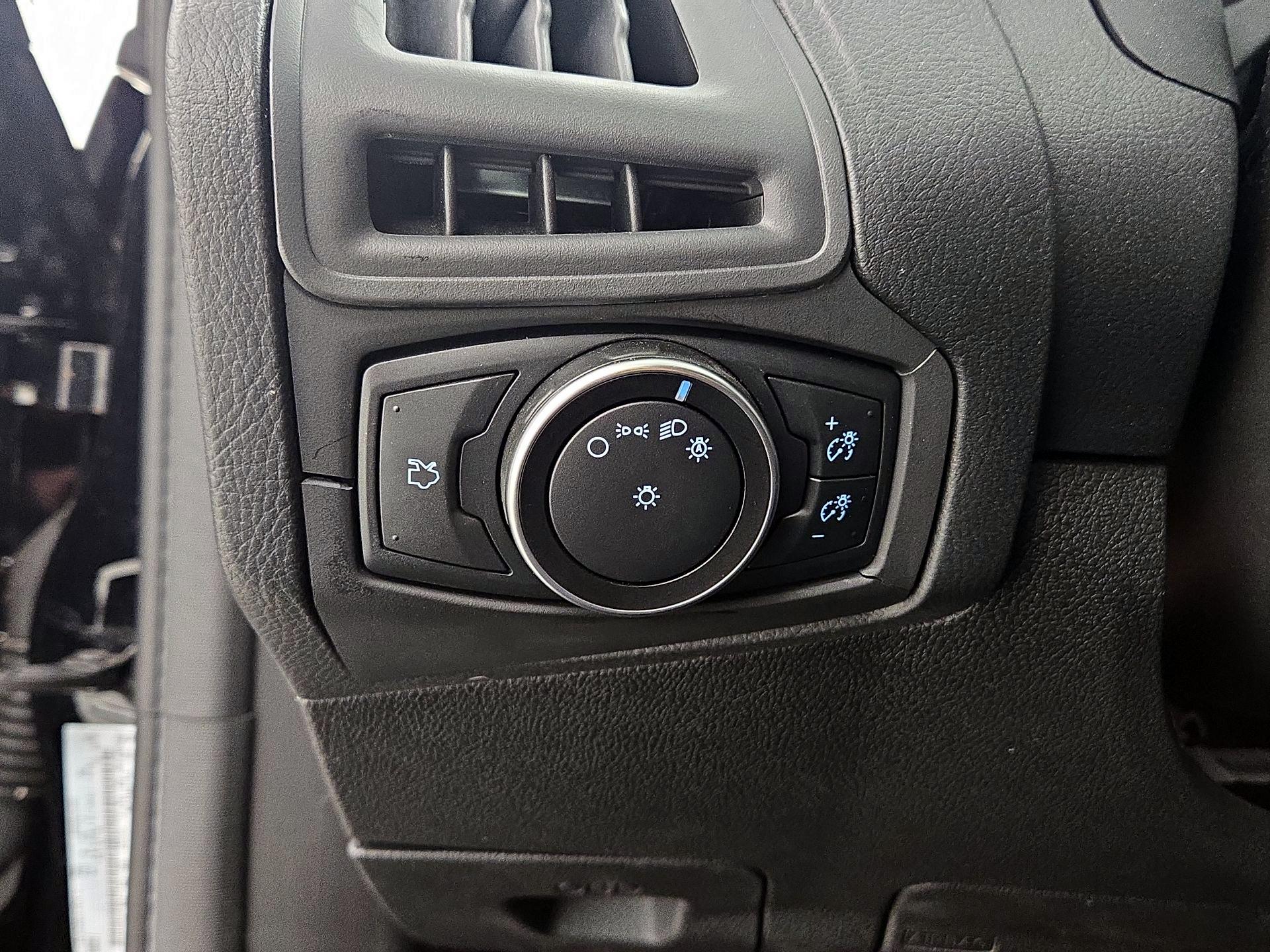 Thumbnail: 2018 Ford Focus - 13