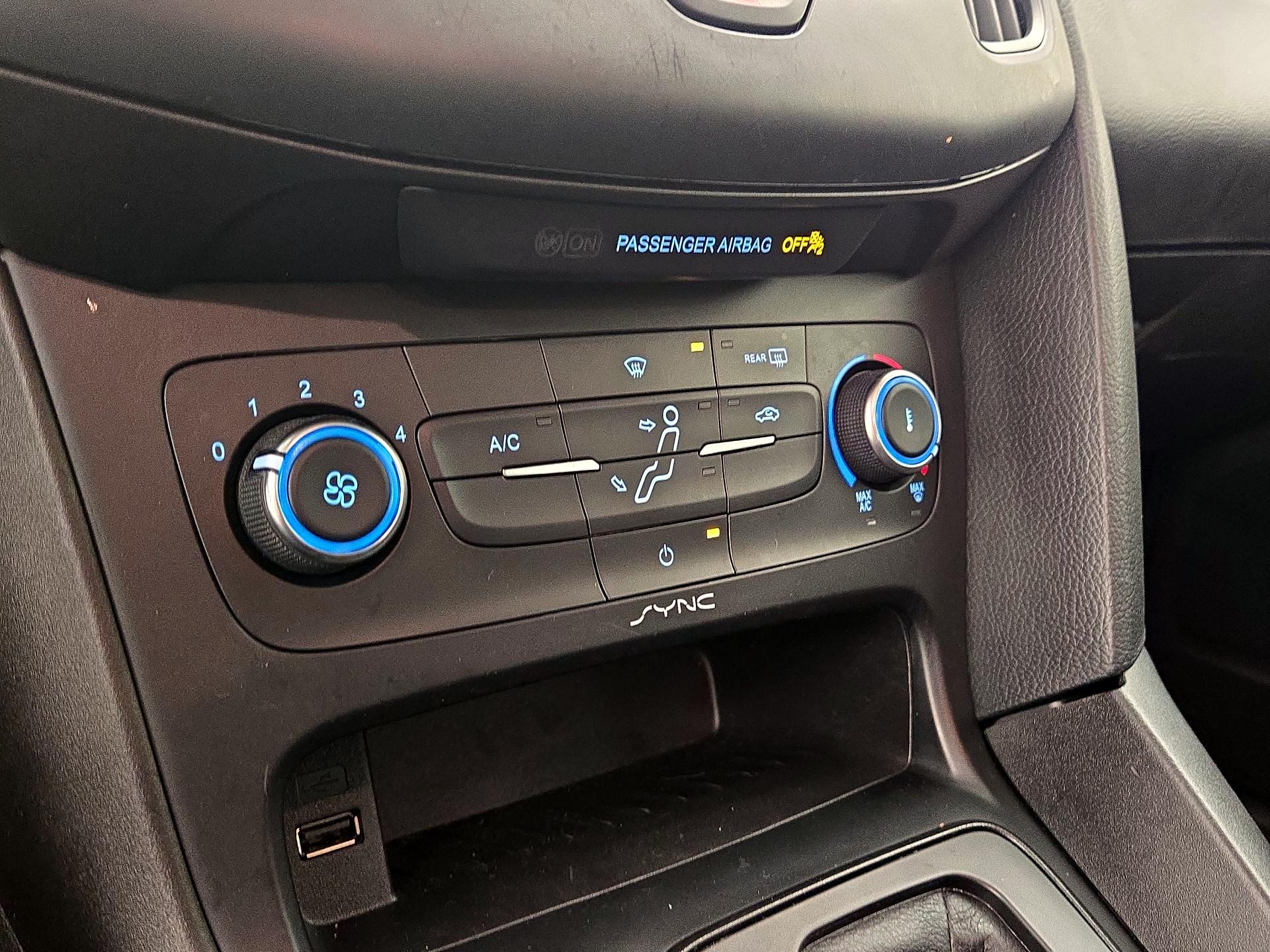 Thumbnail: 2018 Ford Focus - 16