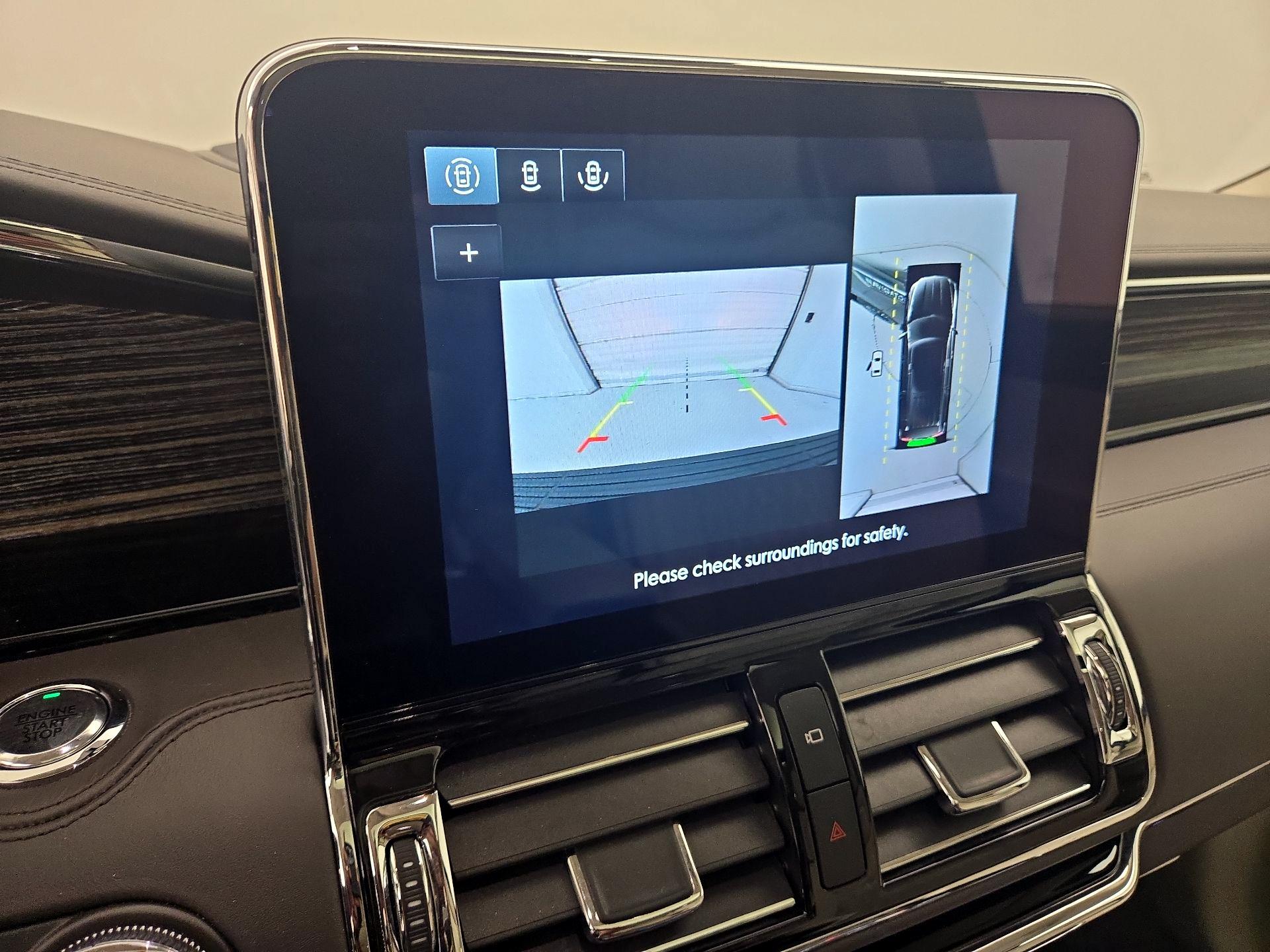 Thumbnail: 2020 Lincoln Navigator L - 14