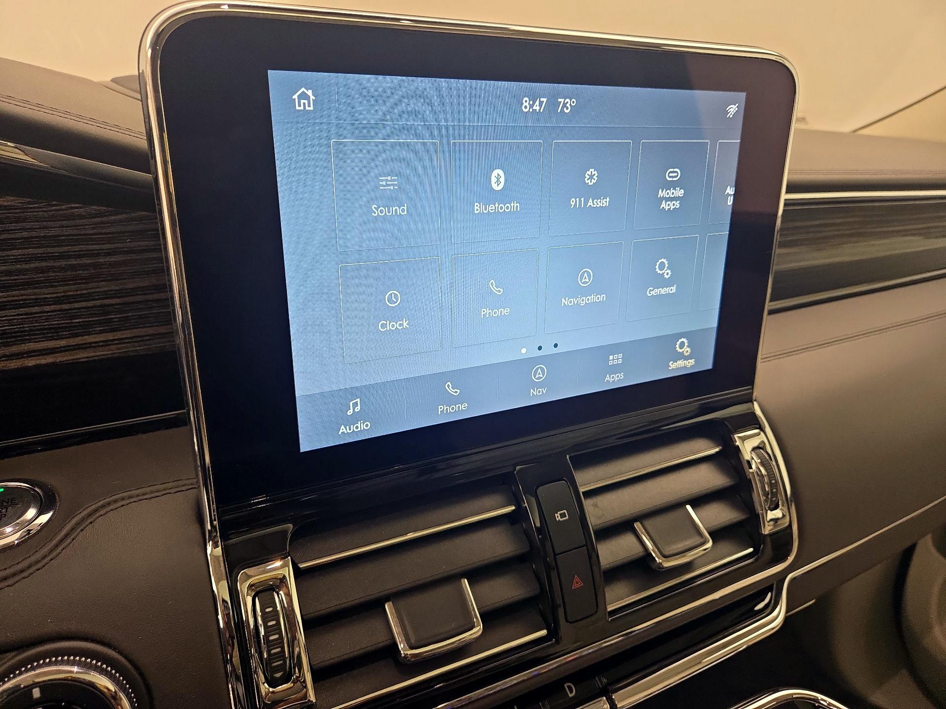 Thumbnail: 2020 Lincoln Navigator L - 15