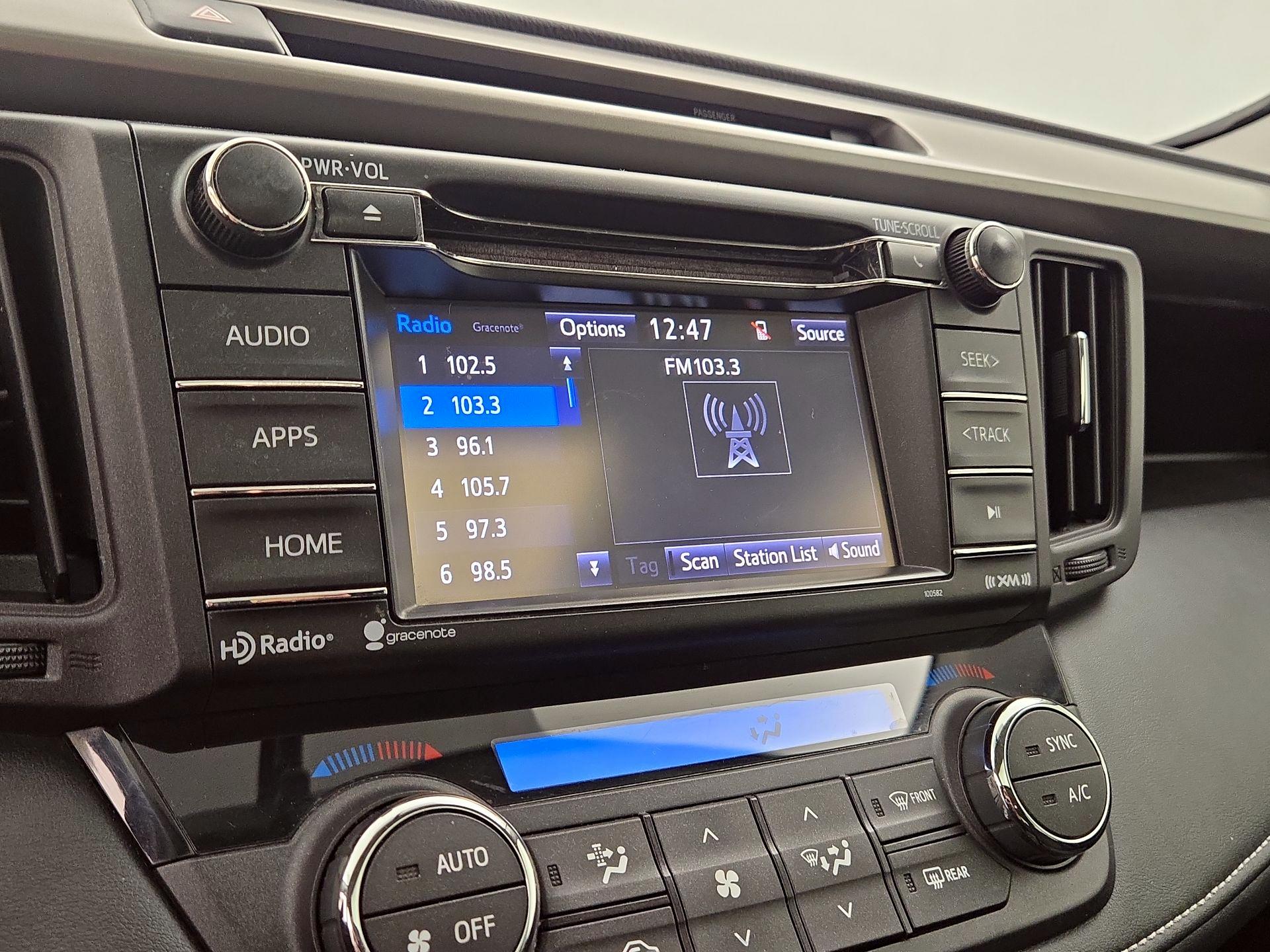 Thumbnail: 2016 Toyota RAV4 - 15