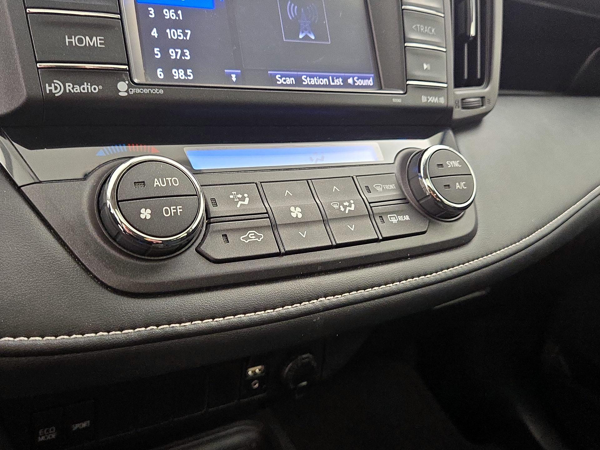 Thumbnail: 2016 Toyota RAV4 - 16