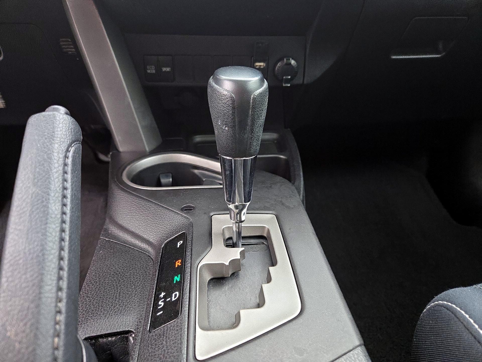 Thumbnail: 2016 Toyota RAV4 - 17