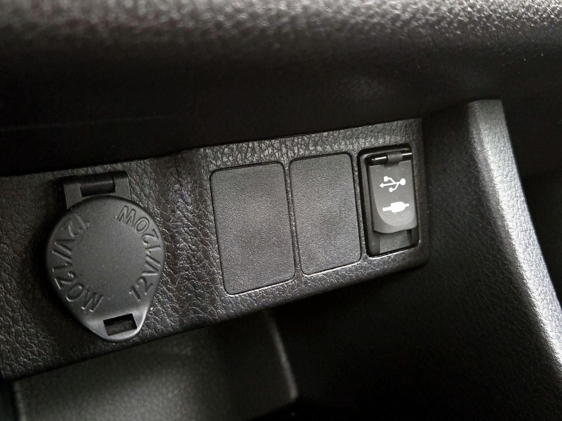 Thumbnail: 2018 Toyota Corolla - 18