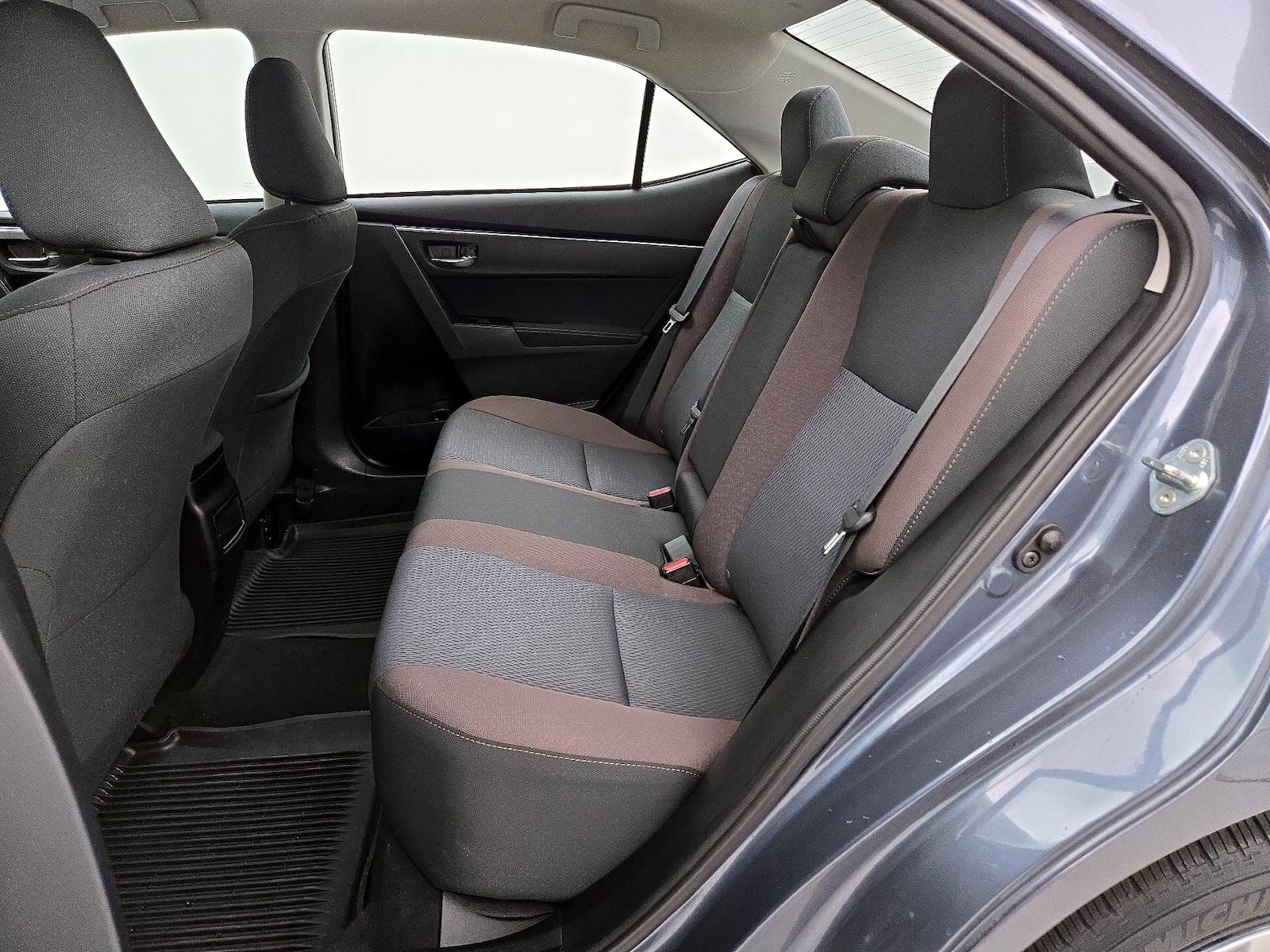 2018 Toyota Corolla LE - Photo 20