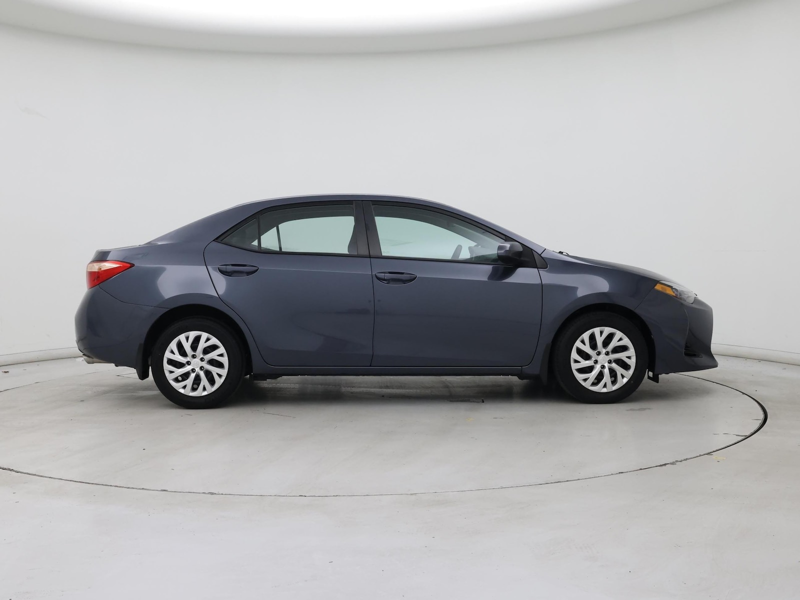 2018 Toyota Corolla LE - Photo 8