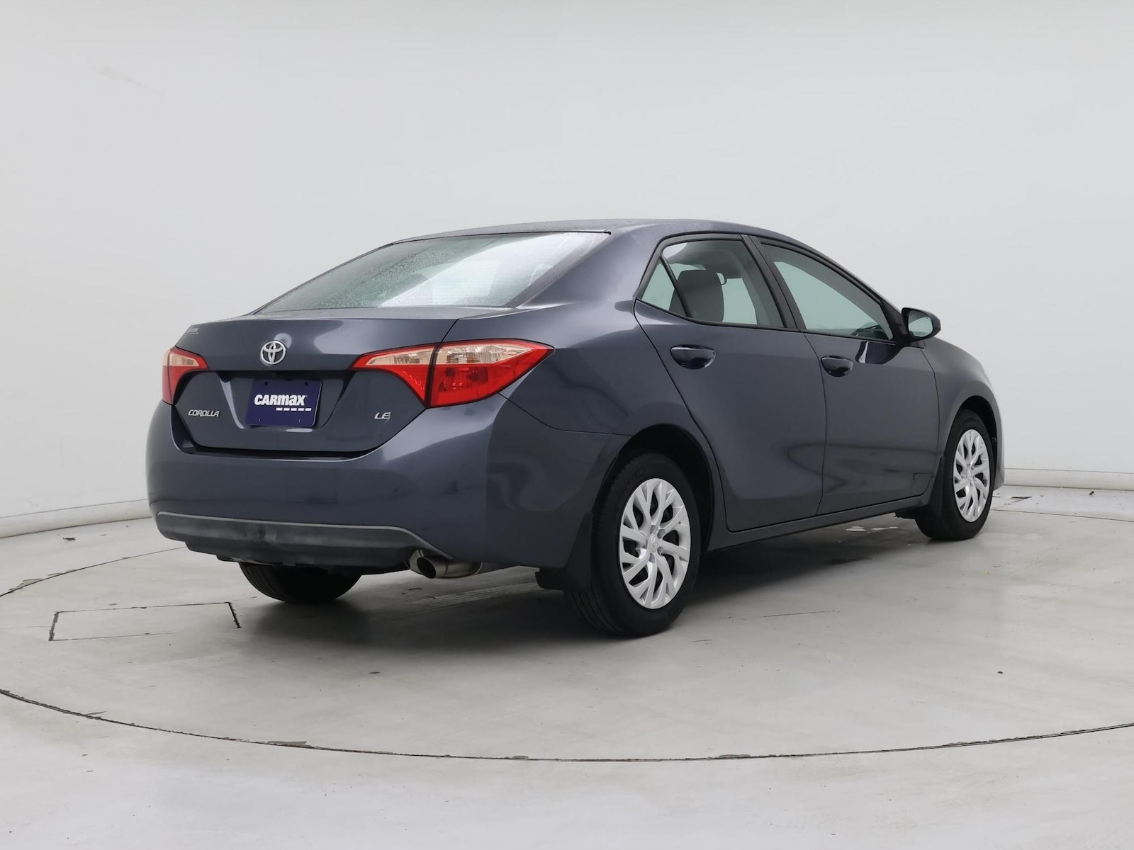 2018 Toyota Corolla LE - Photo 9