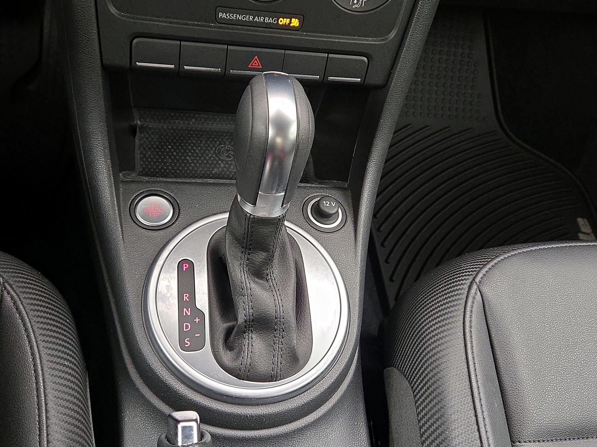 Thumbnail: 2018 Volkswagen Beetle - 17