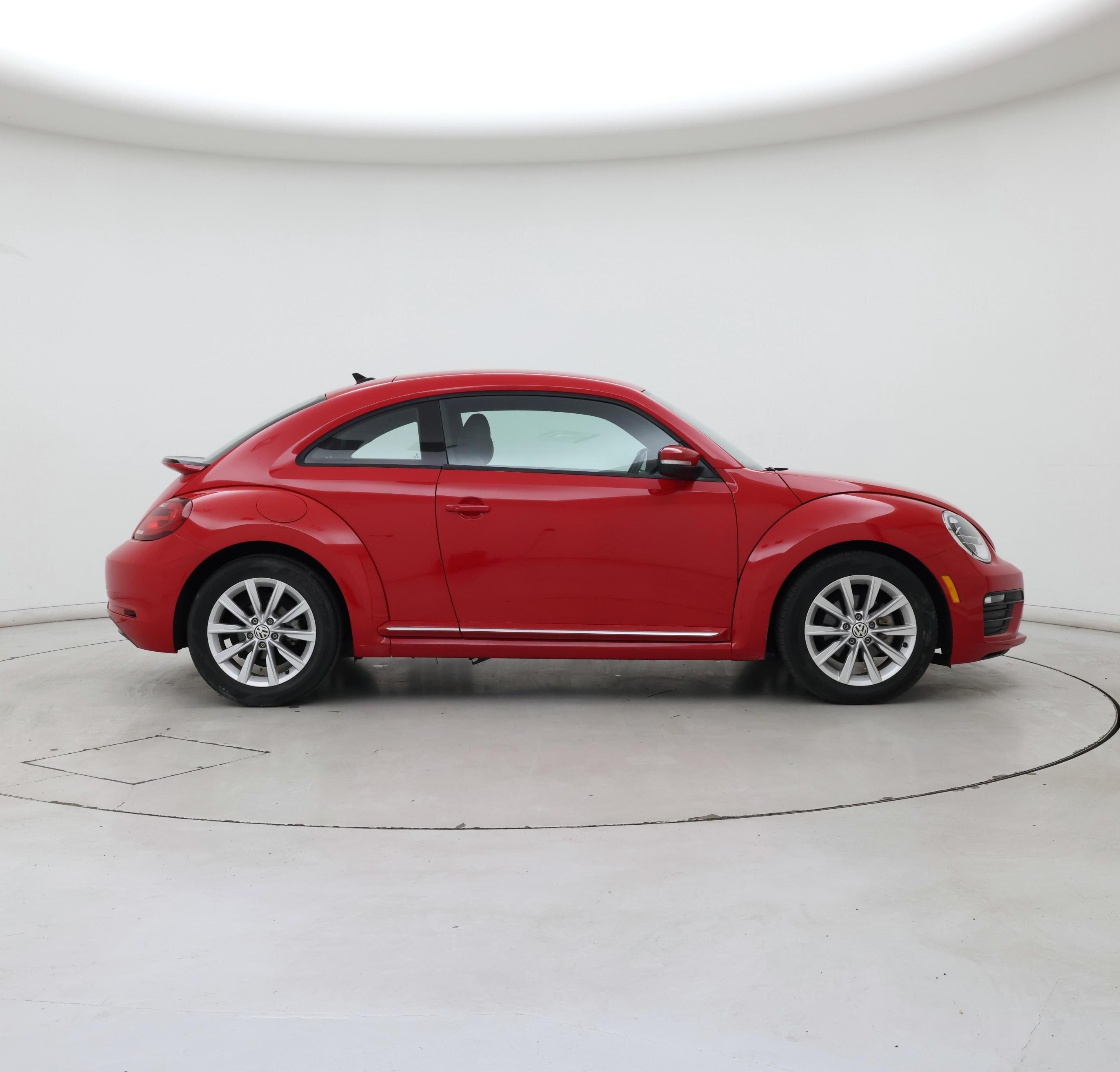 Thumbnail: 2018 Volkswagen Beetle - 7