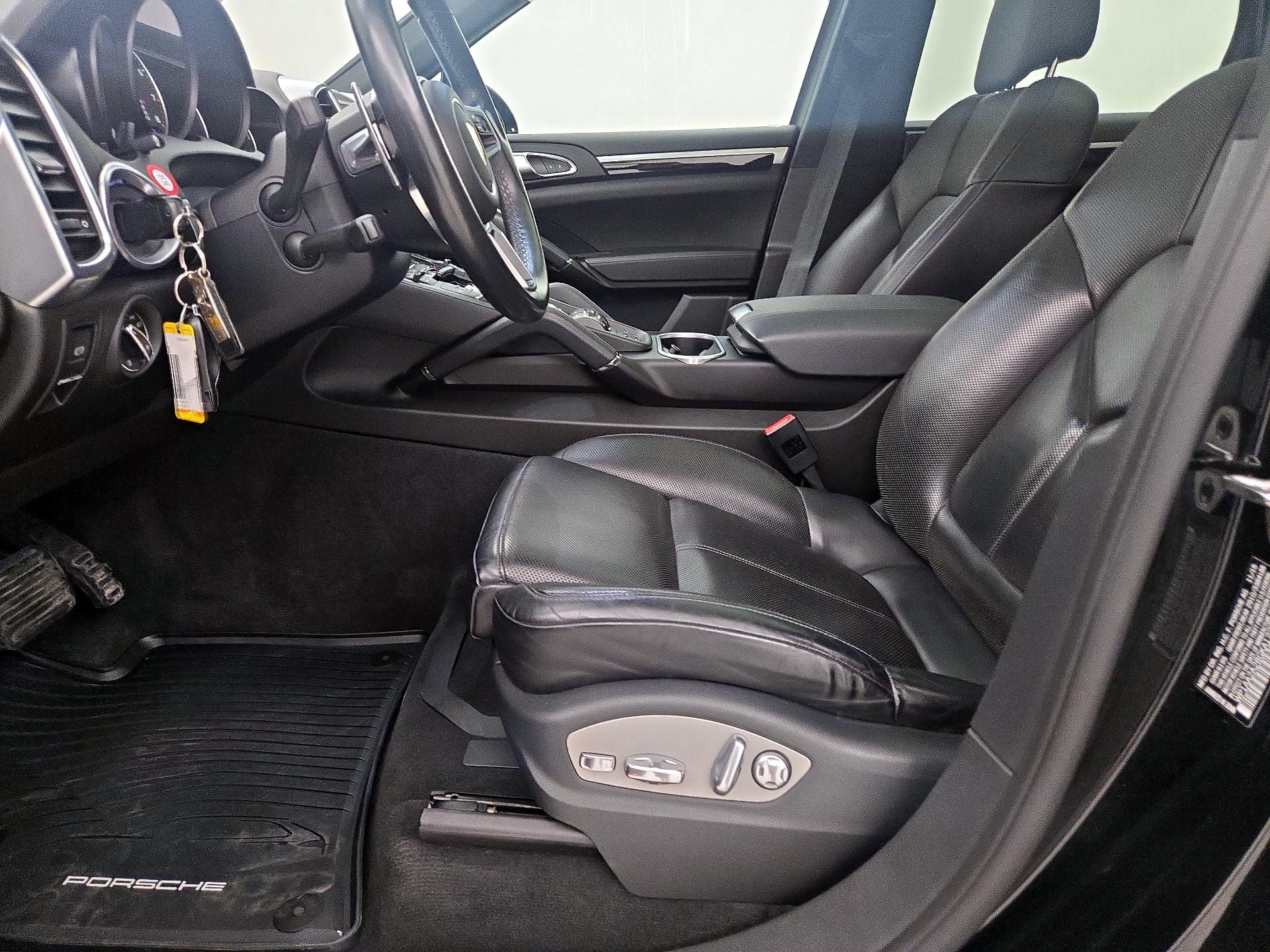 Thumbnail: 2016 Porsche Cayenne - 11