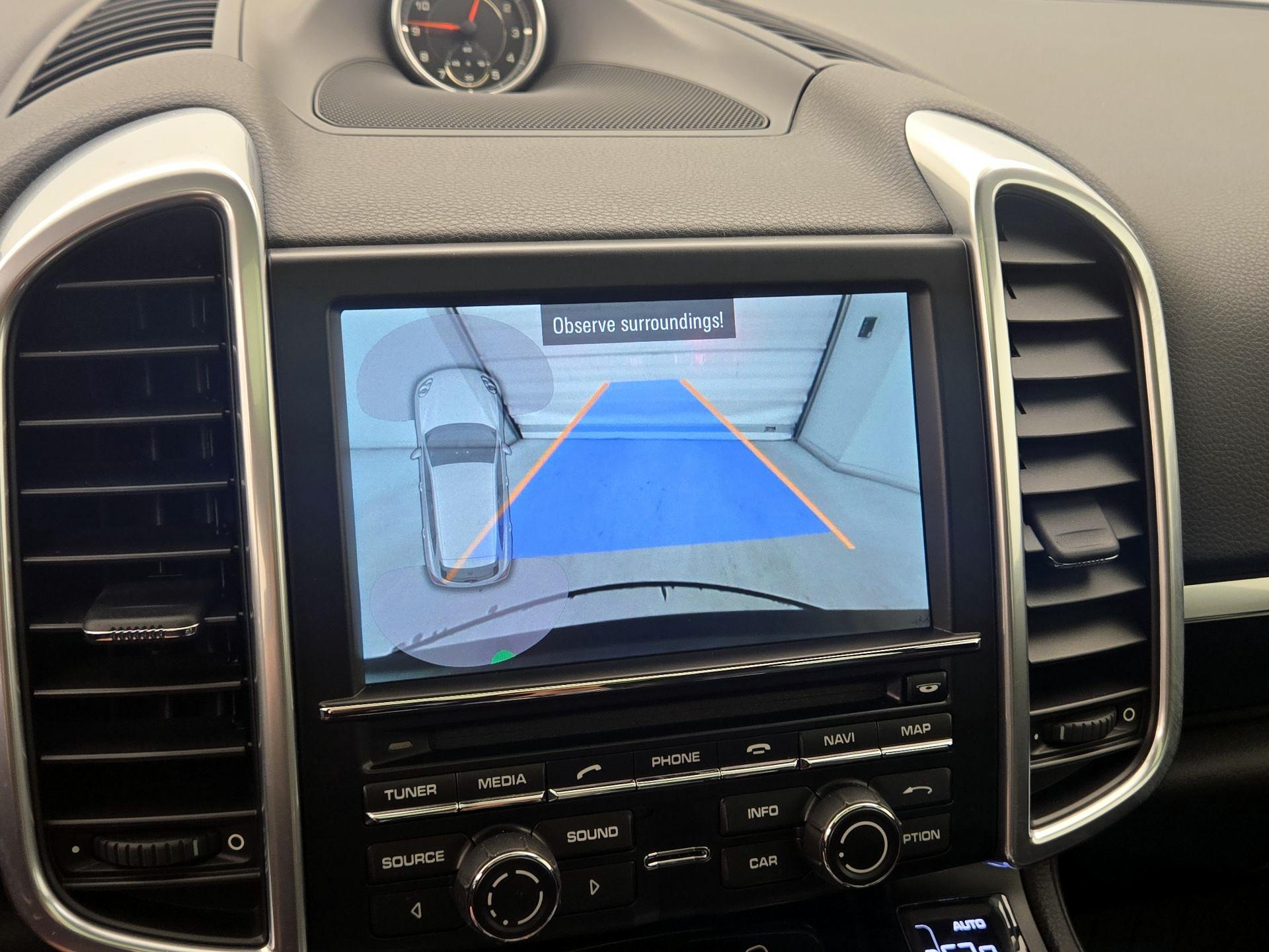 Thumbnail: 2016 Porsche Cayenne - 15