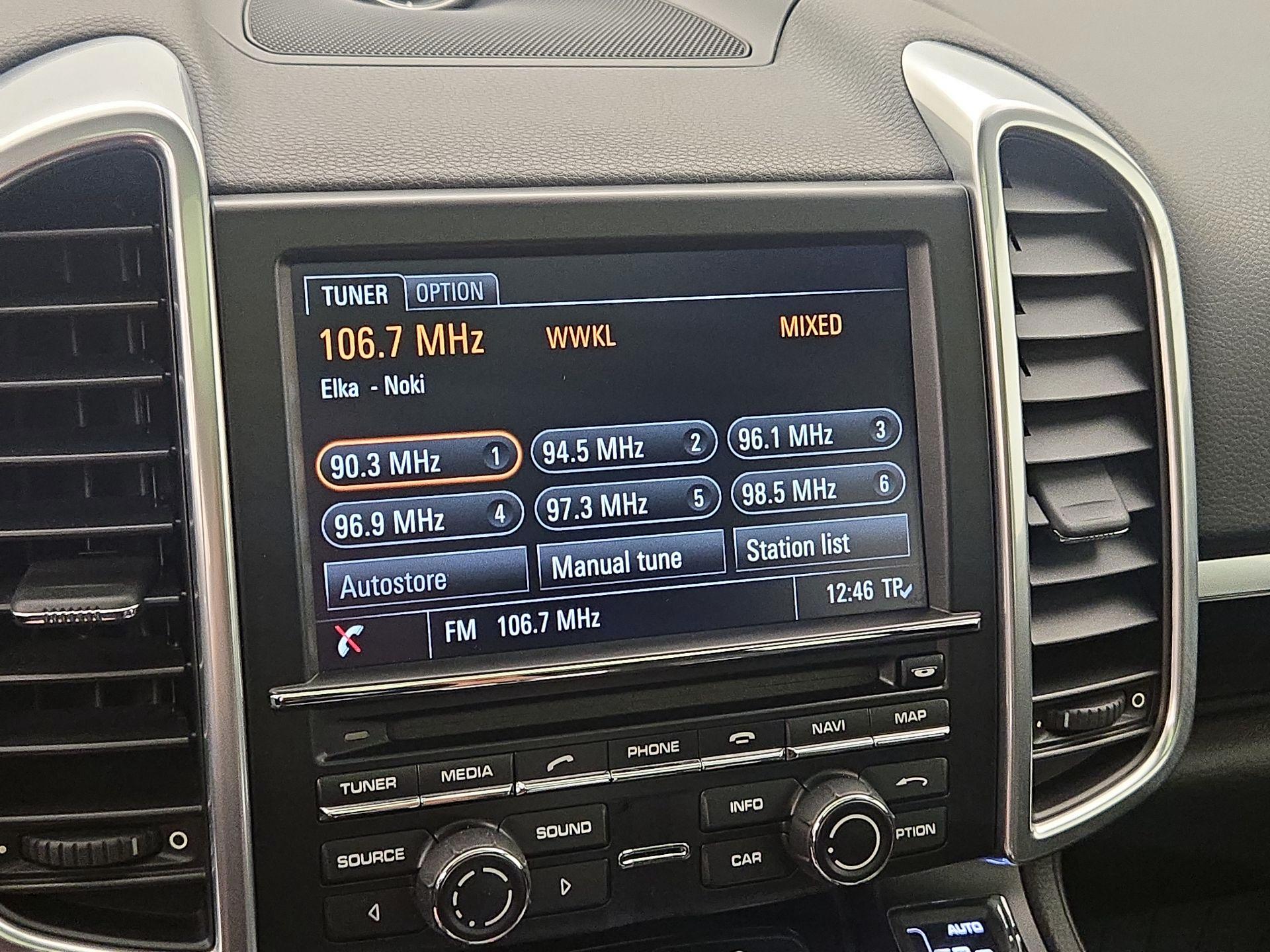 Thumbnail: 2016 Porsche Cayenne - 16