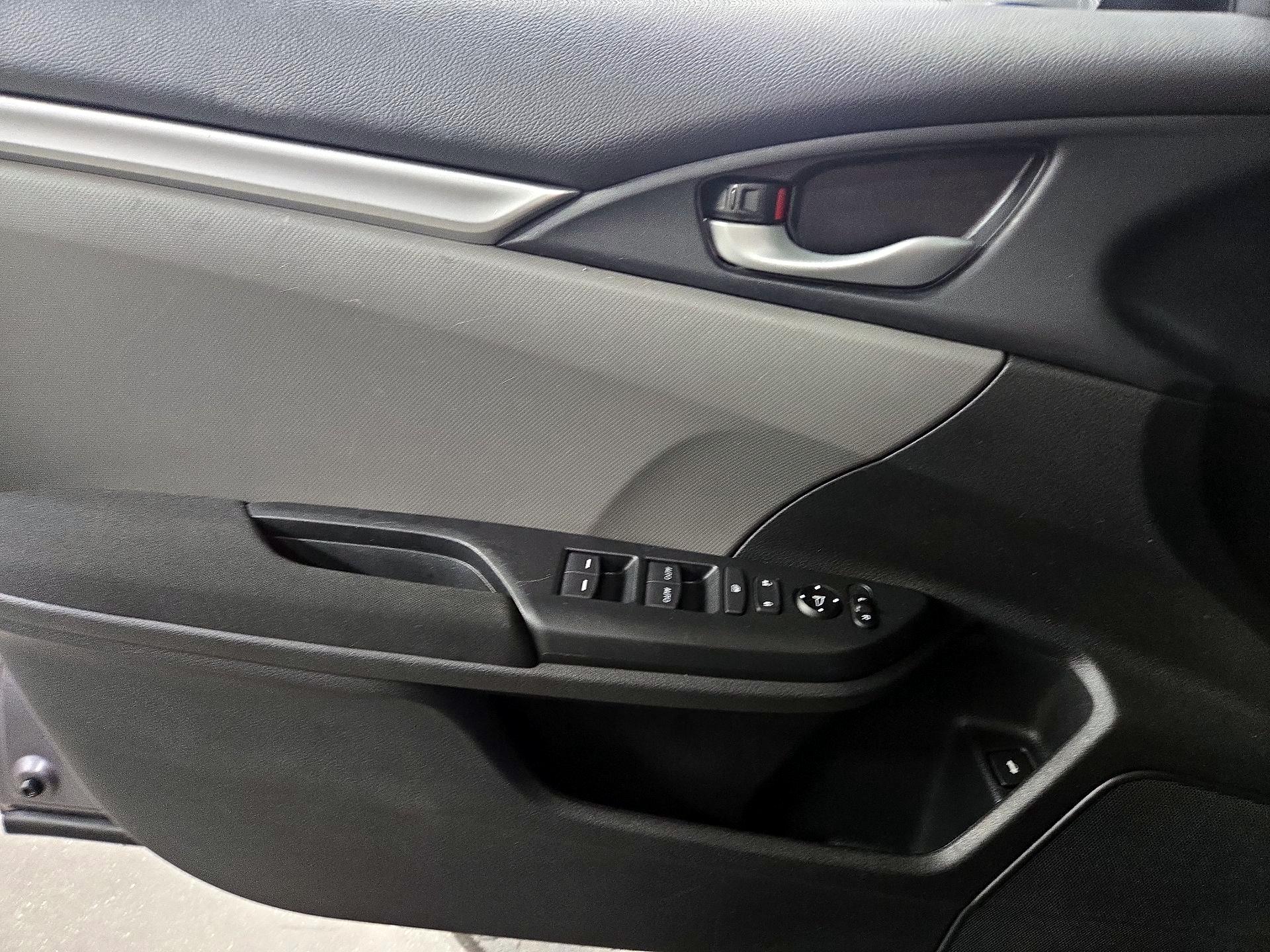 Thumbnail: 2017 Honda Civic - 12