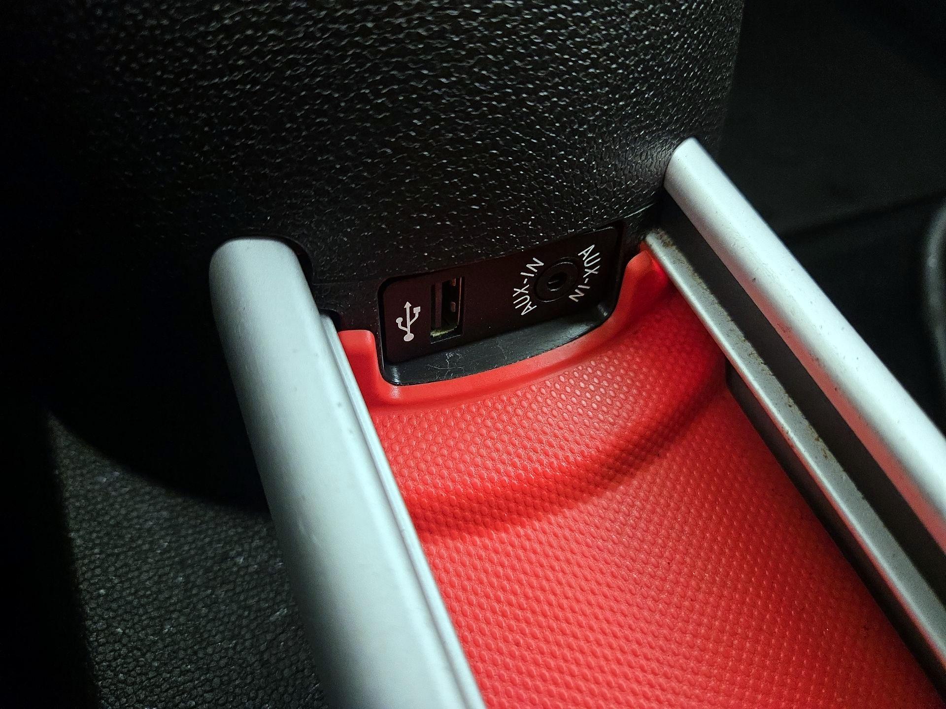 Thumbnail: 2015 MINI Cooper Countryman - 16