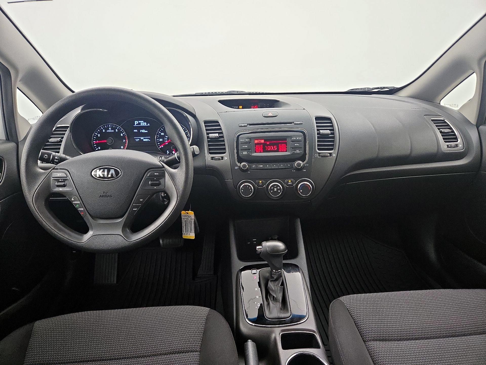 Thumbnail: 2017 Kia Forte - 9