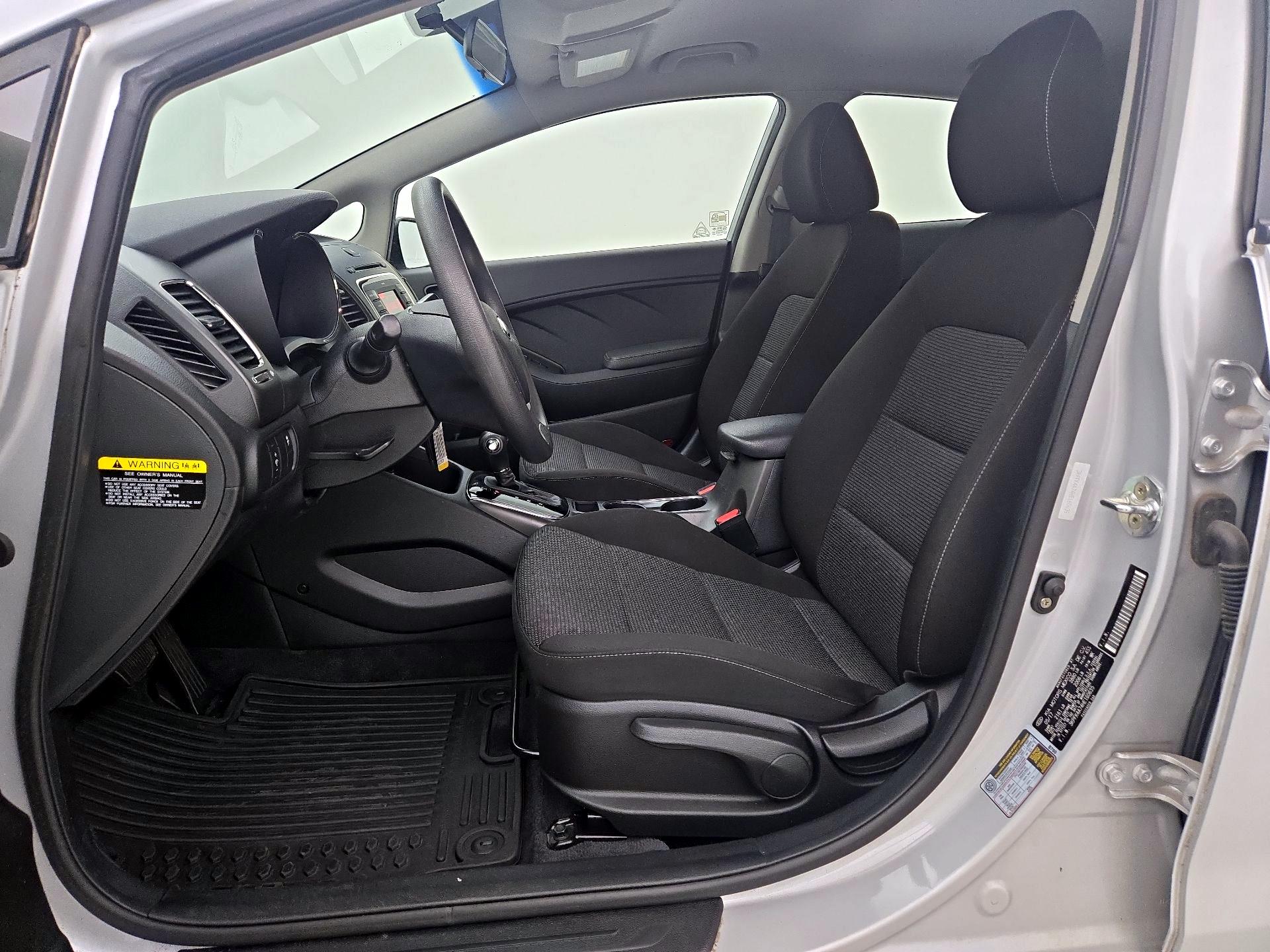 Thumbnail: 2017 Kia Forte - 11