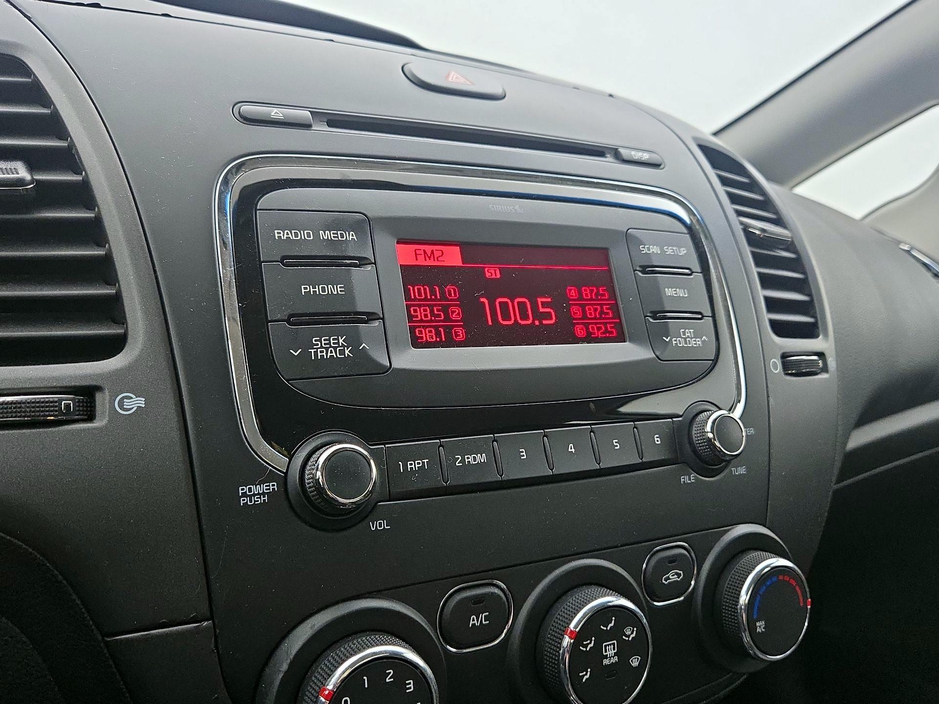 Thumbnail: 2017 Kia Forte - 14