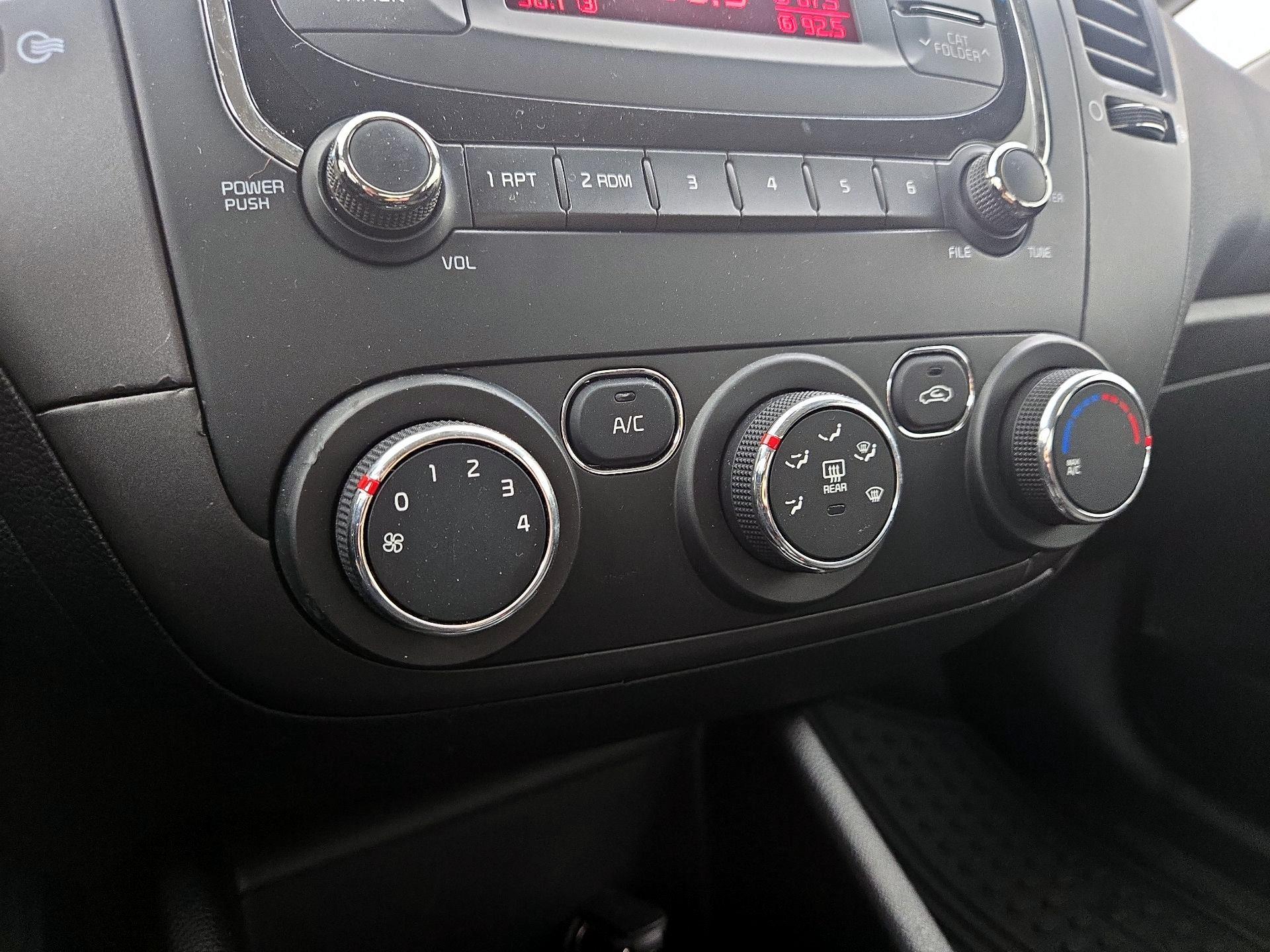 Thumbnail: 2017 Kia Forte - 15