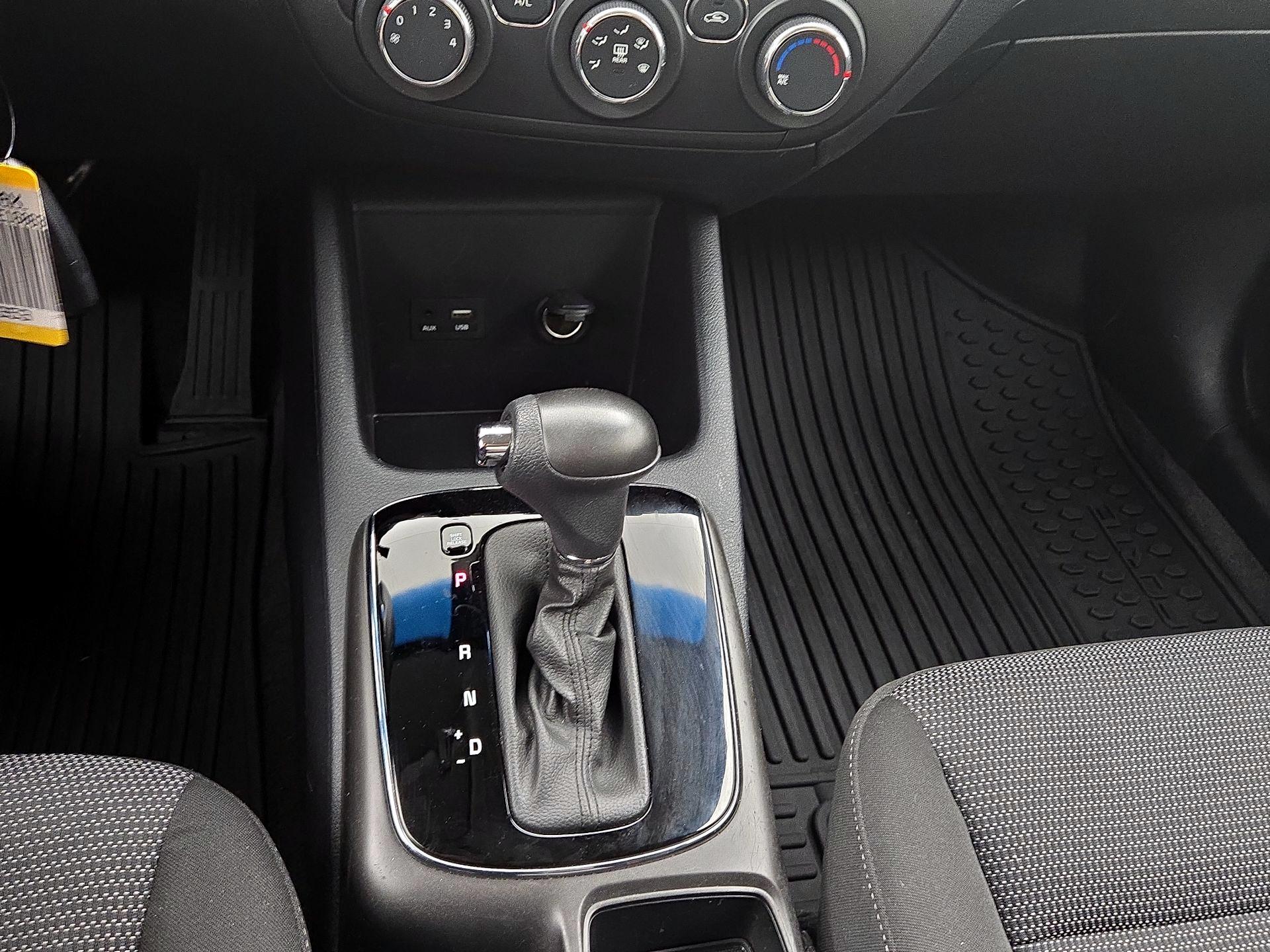 Thumbnail: 2017 Kia Forte - 16