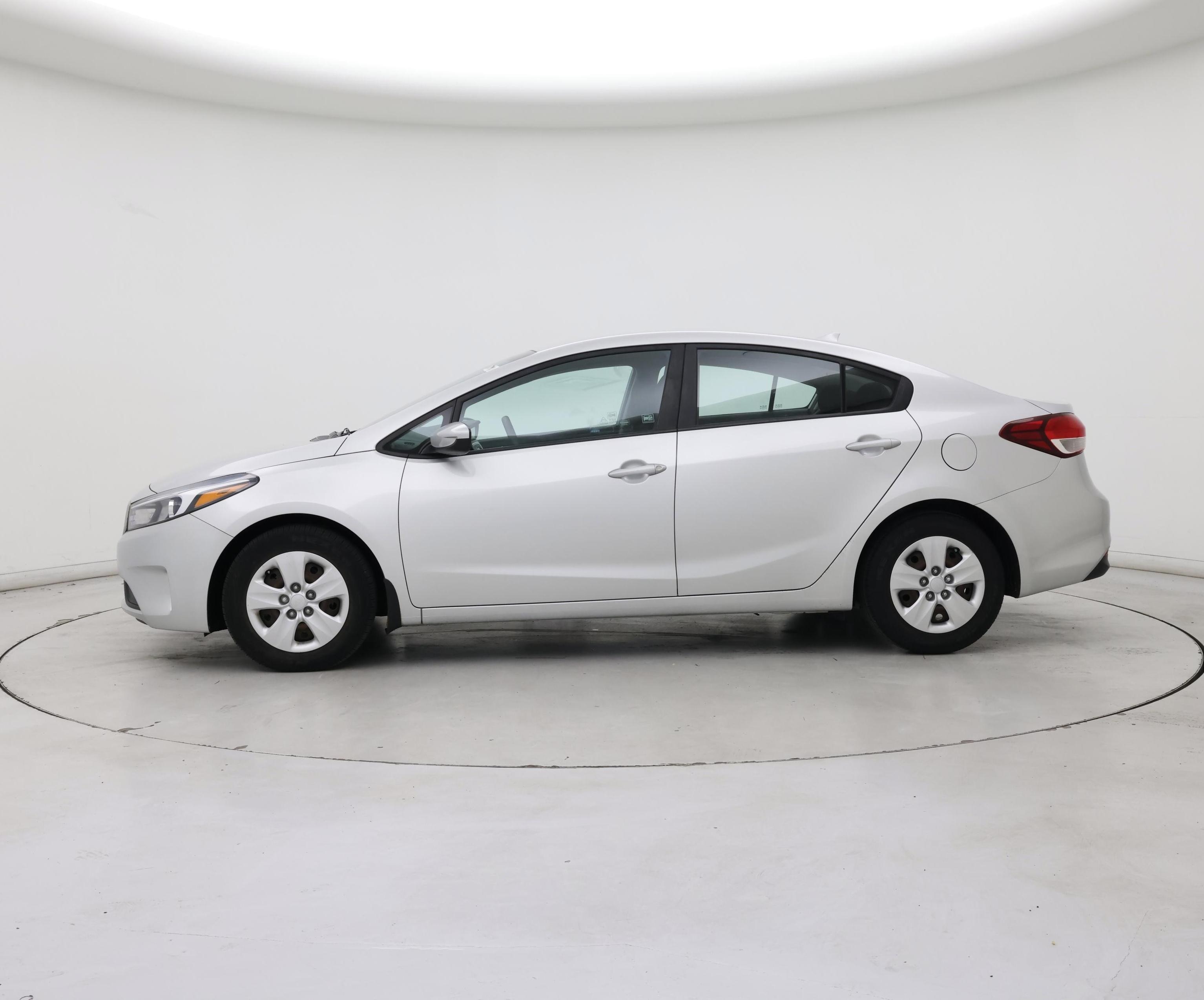 Thumbnail: 2017 Kia Forte - 3