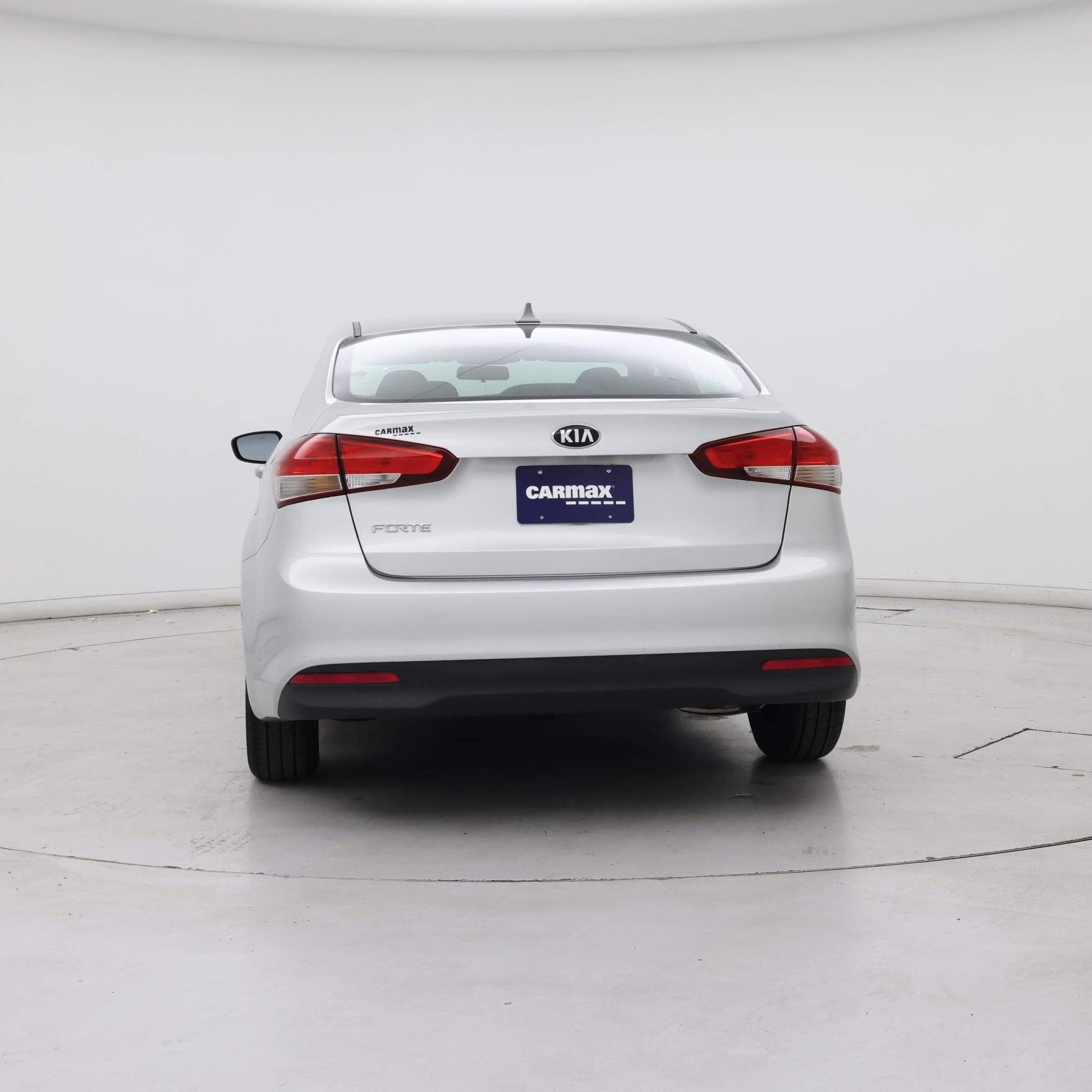 Thumbnail: 2017 Kia Forte - 6