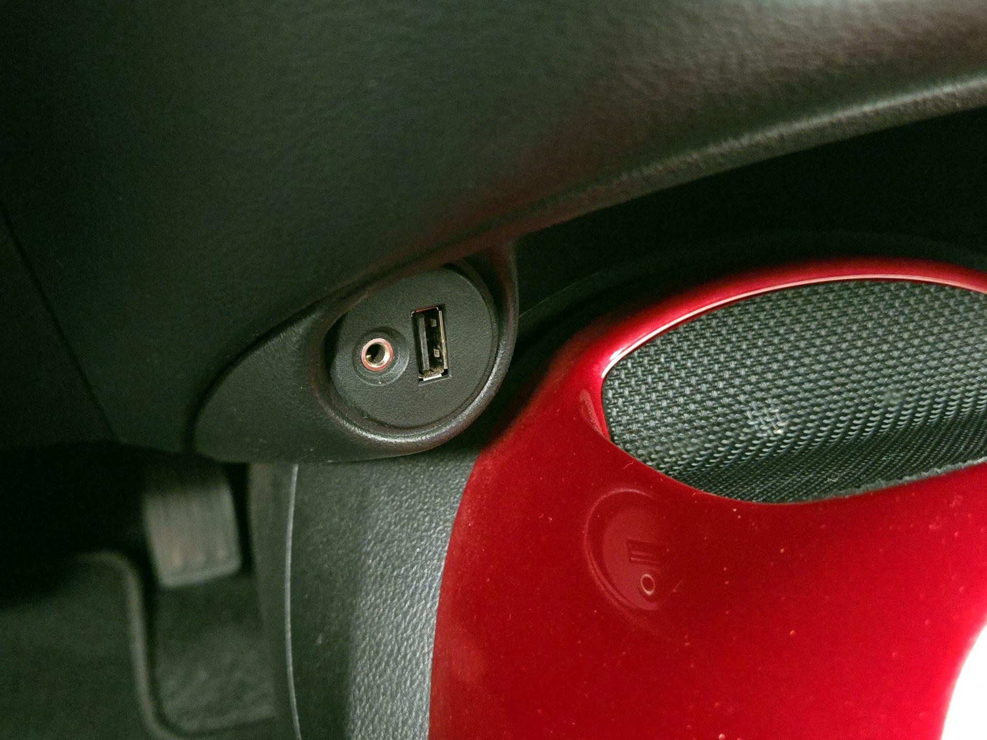 Thumbnail: 2015 Nissan Juke - 18