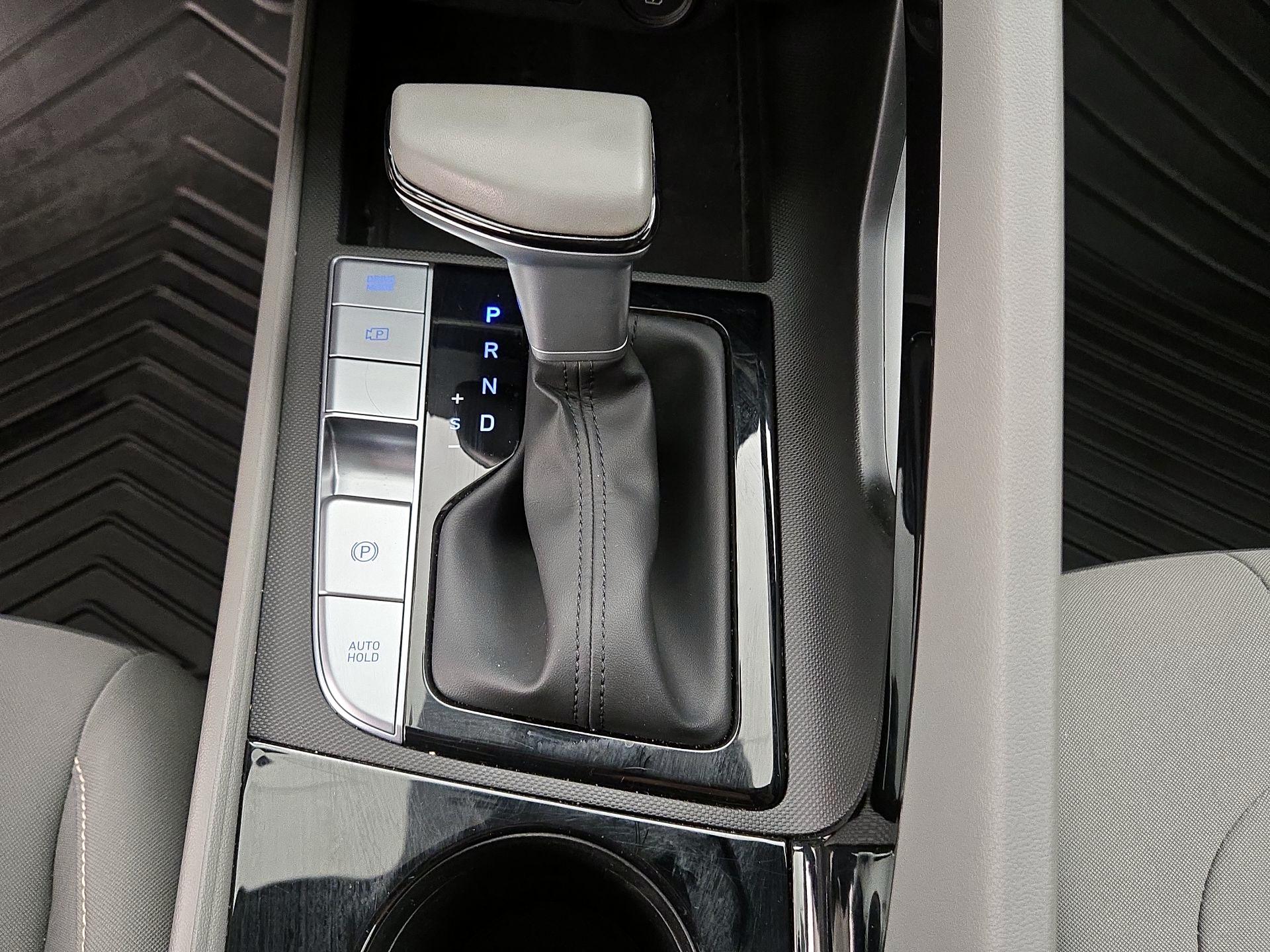 Thumbnail: 2023 Hyundai Elantra - 17