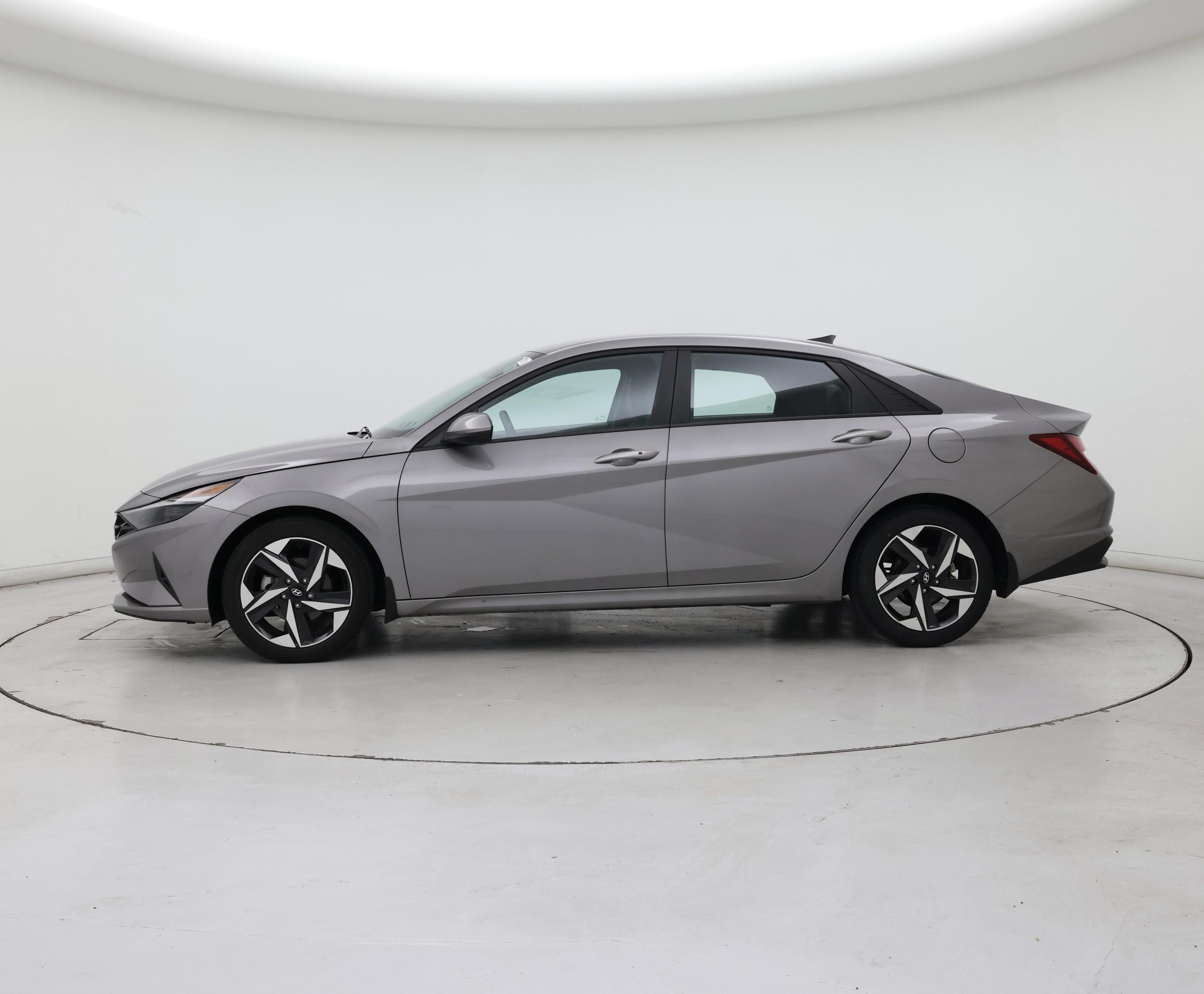 Thumbnail: 2023 Hyundai Elantra - 3