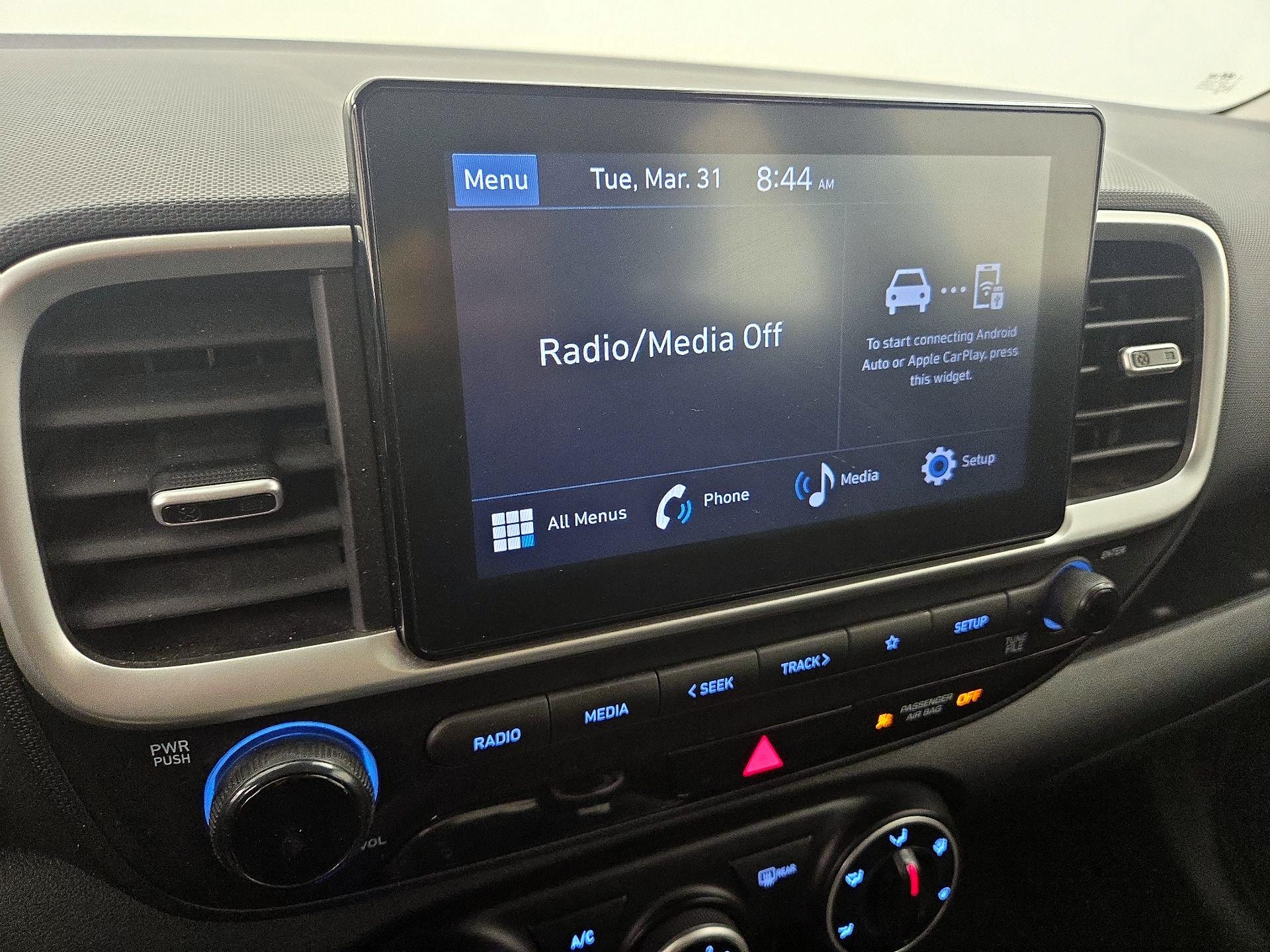 Thumbnail: 2023 Hyundai Venue - 15