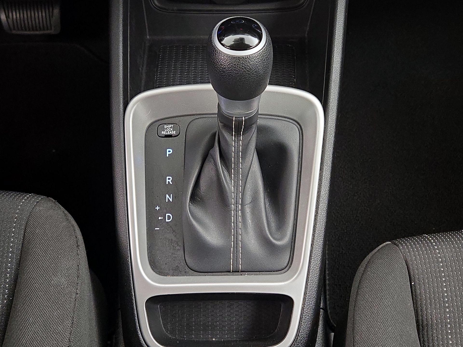 Thumbnail: 2023 Hyundai Venue - 17