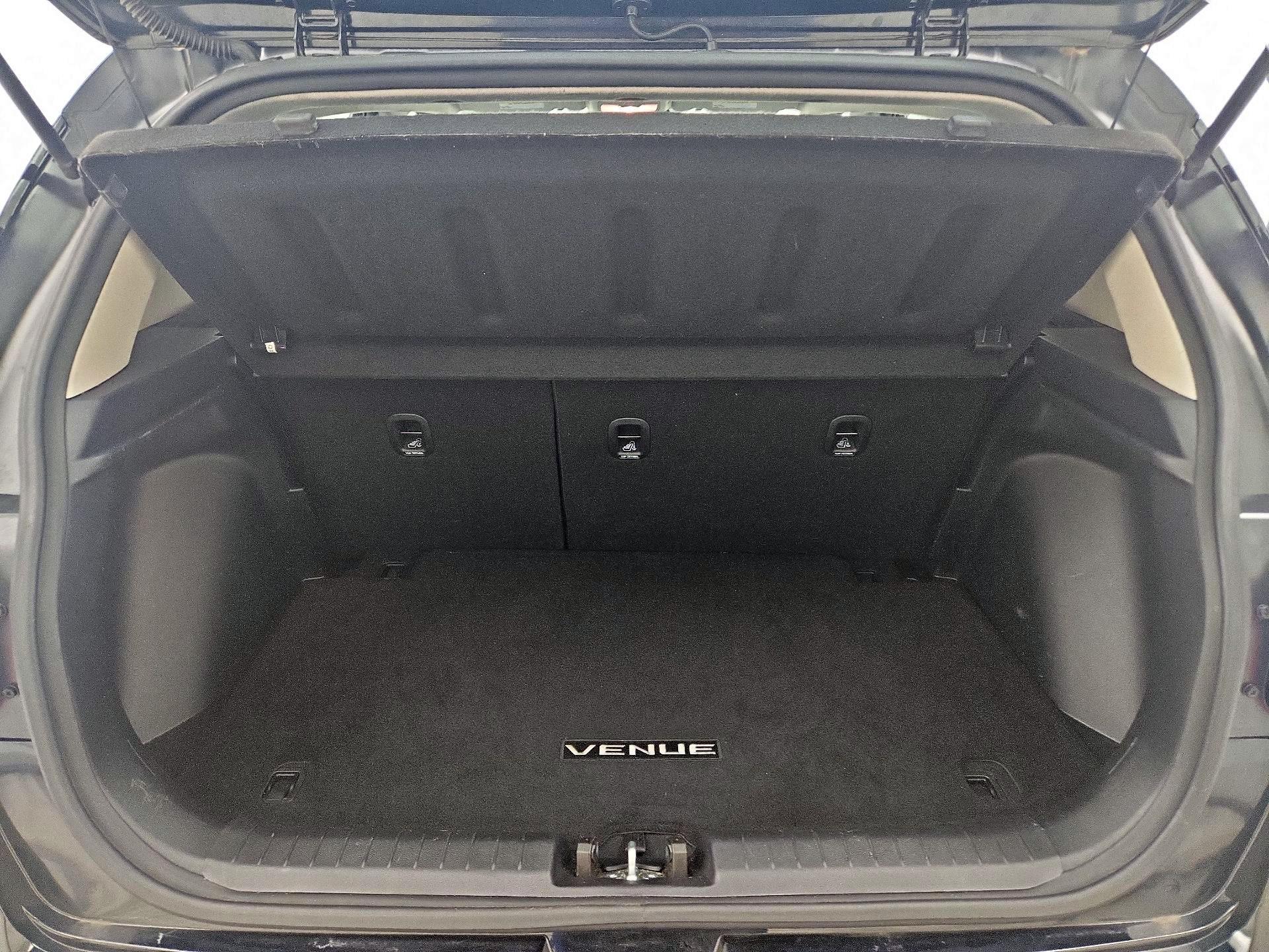 Thumbnail: 2023 Hyundai Venue - 20