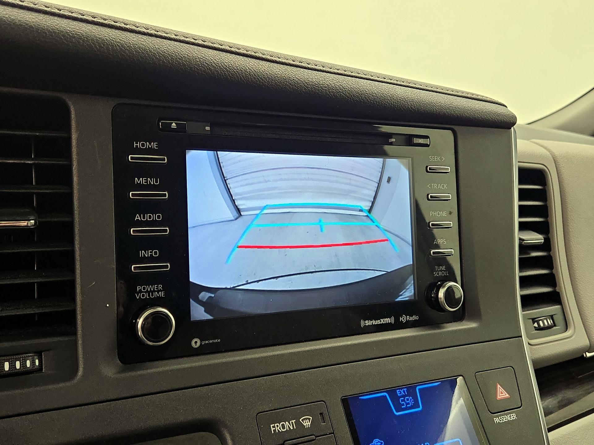 Thumbnail: 2018 Toyota Sienna - 14