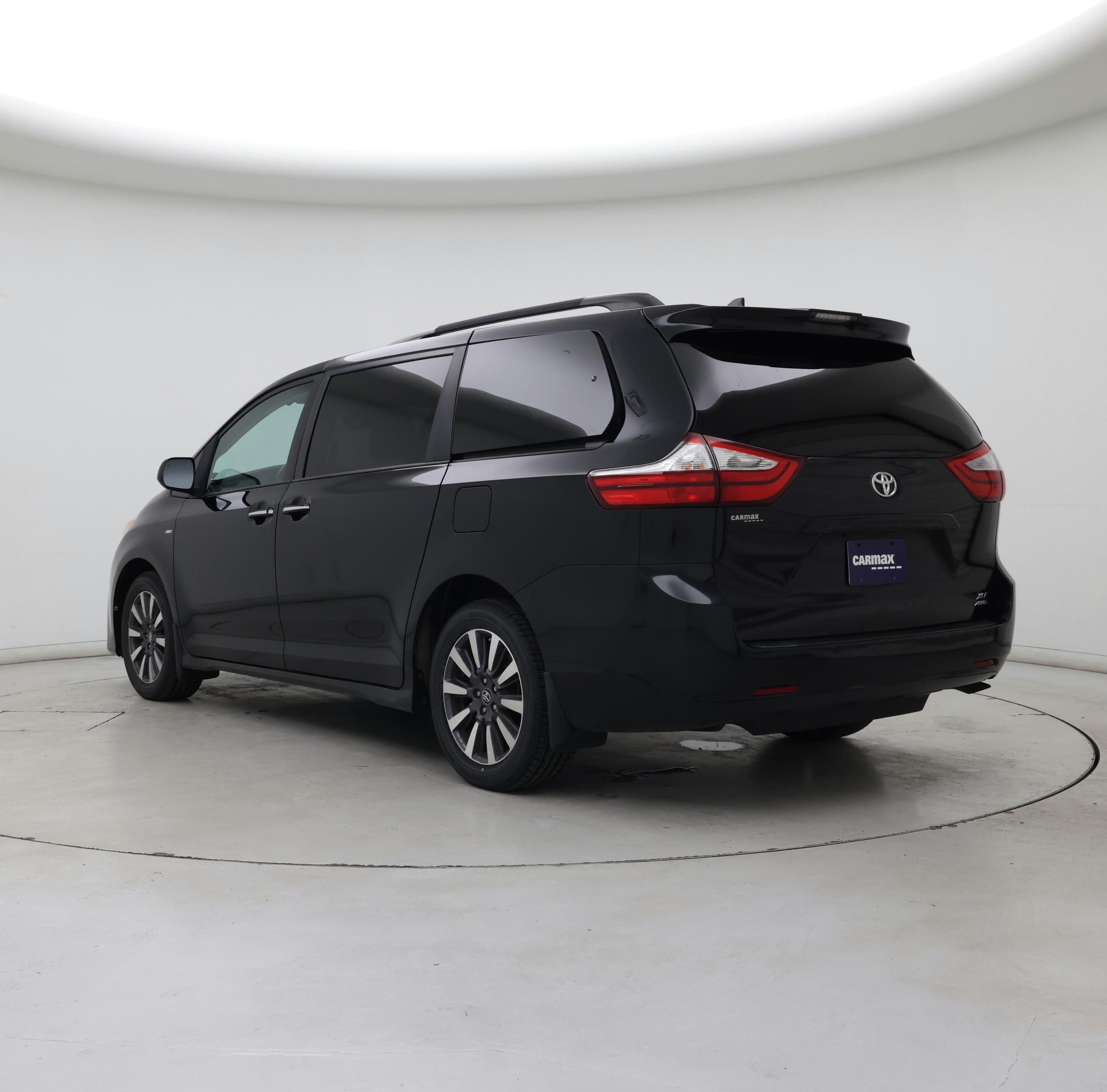 Thumbnail: 2018 Toyota Sienna - 2