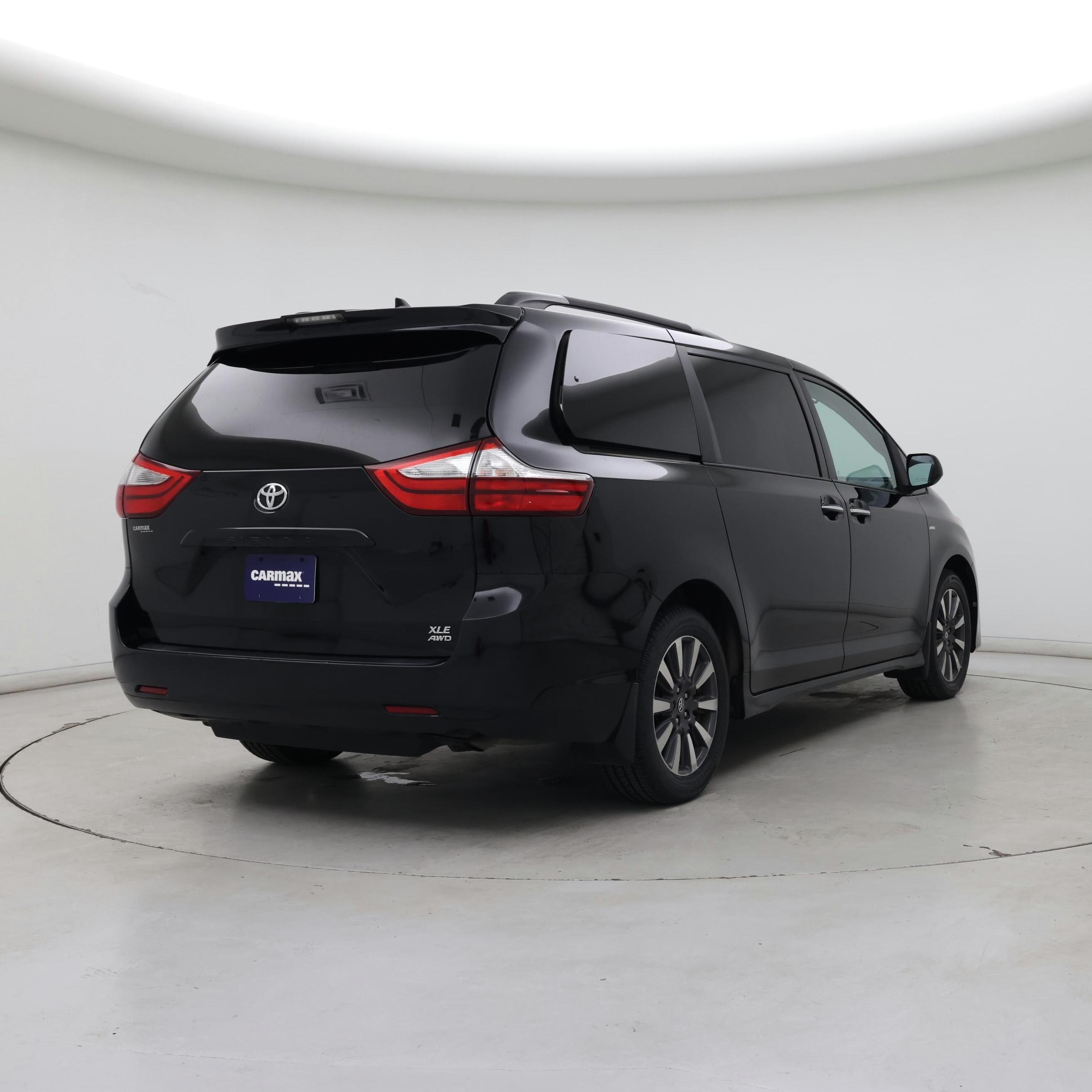 Thumbnail: 2018 Toyota Sienna - 8