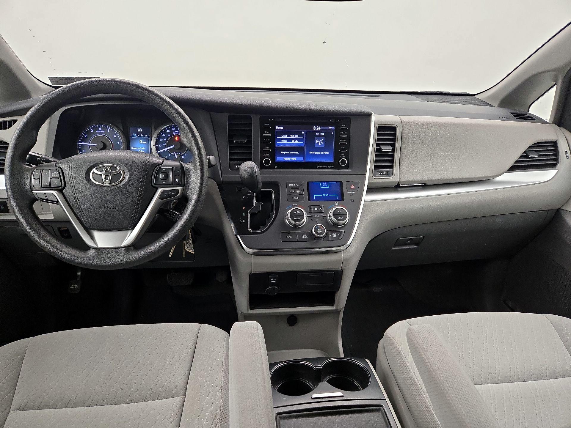 Thumbnail: 2018 Toyota Sienna - 9