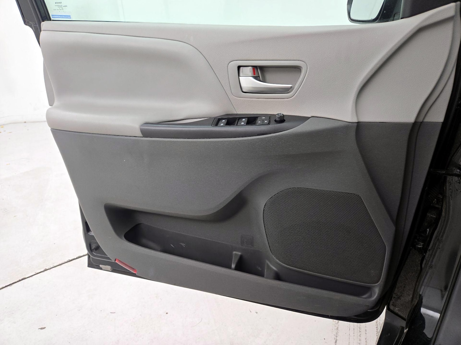 2018 Toyota Sienna LE - Photo 13