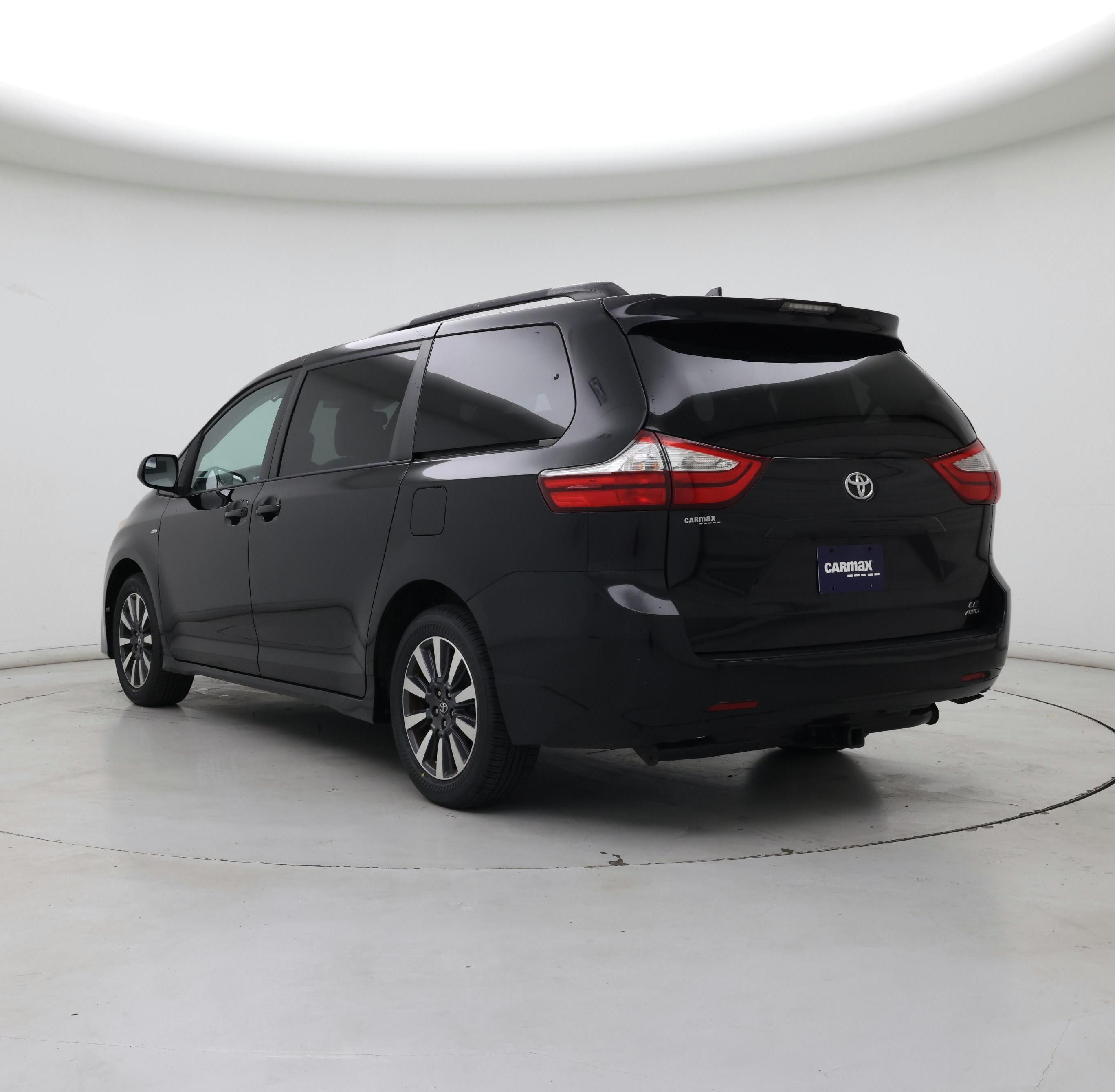 Thumbnail: 2018 Toyota Sienna - 2