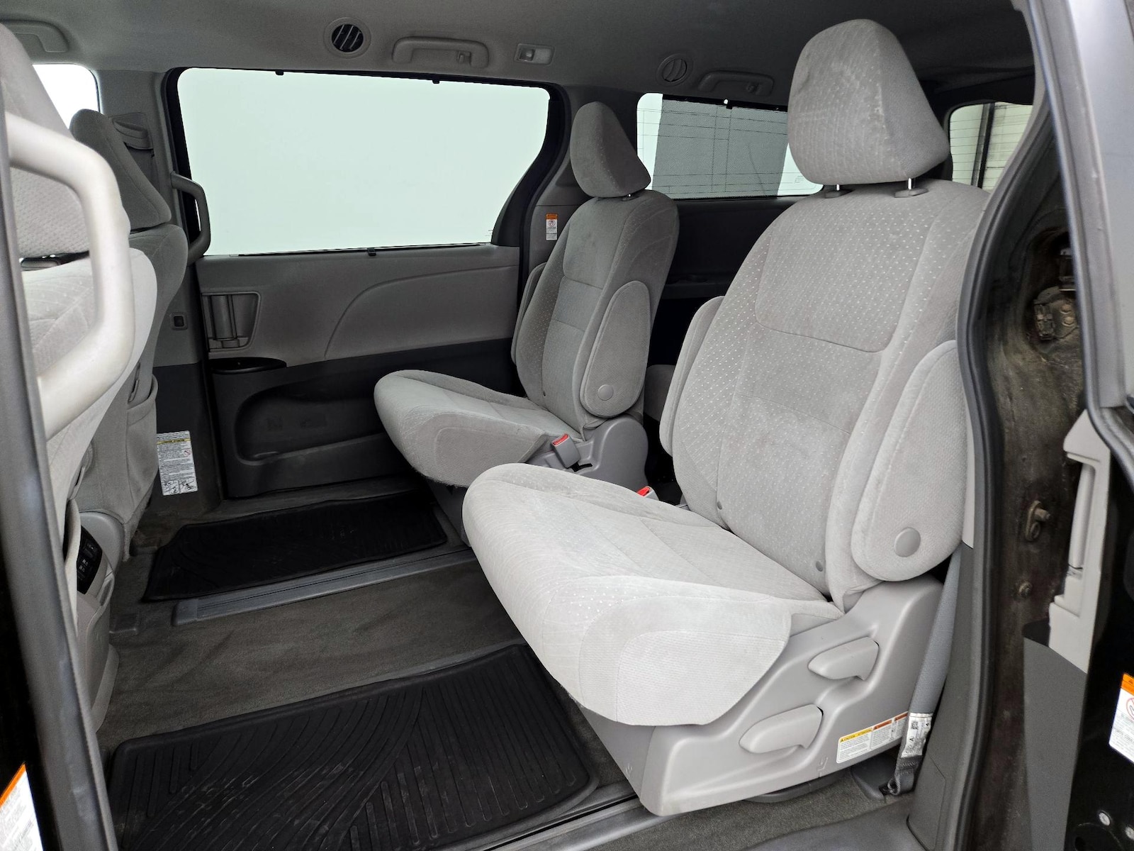 2018 Toyota Sienna LE - Photo 20