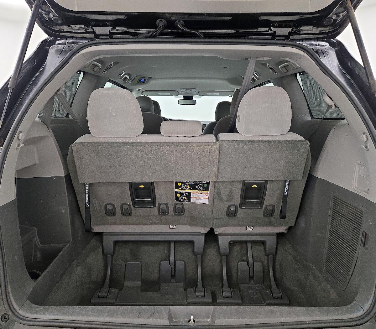 Trunk/Cargo (Seats Up)