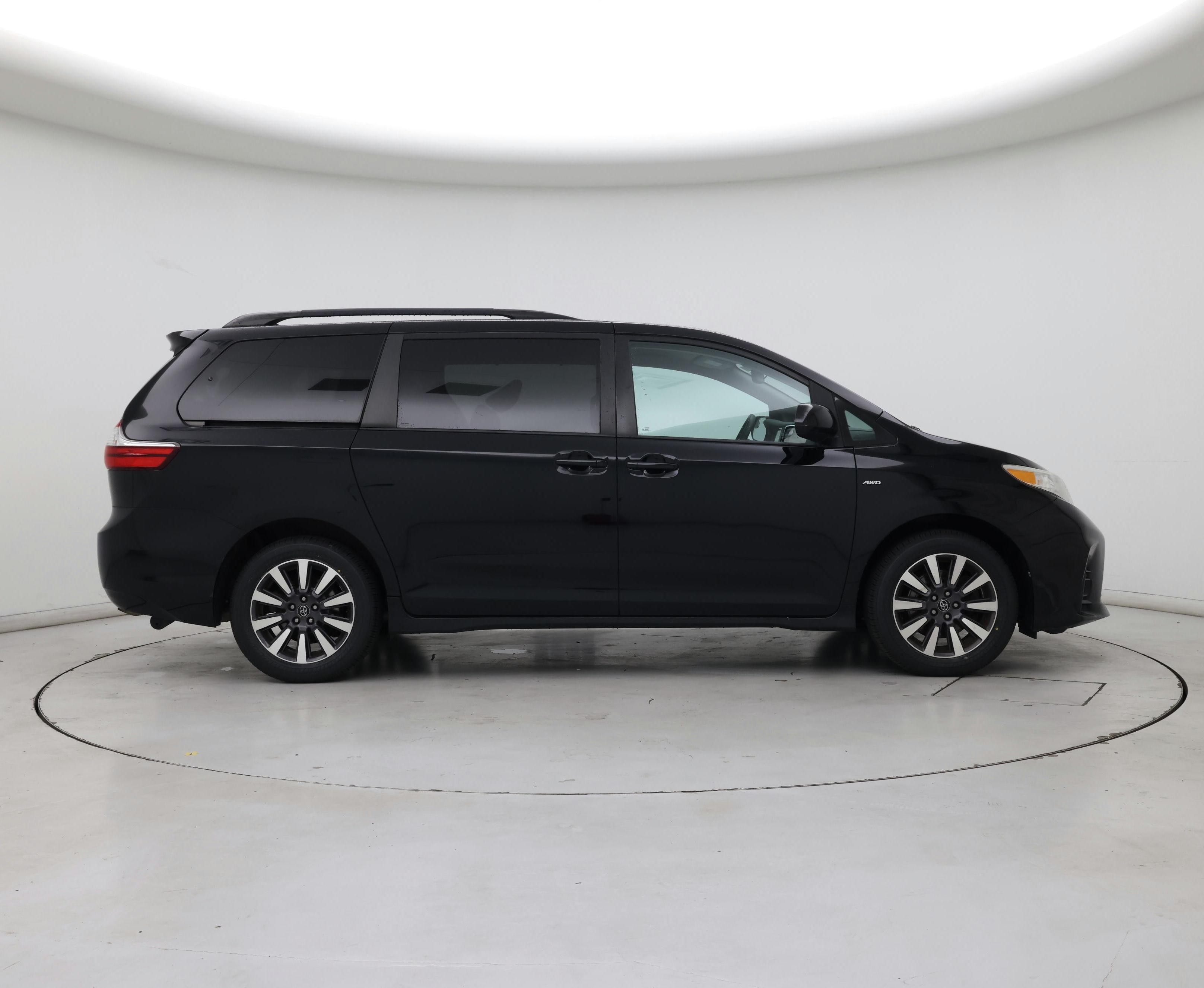 Thumbnail: 2018 Toyota Sienna - 7