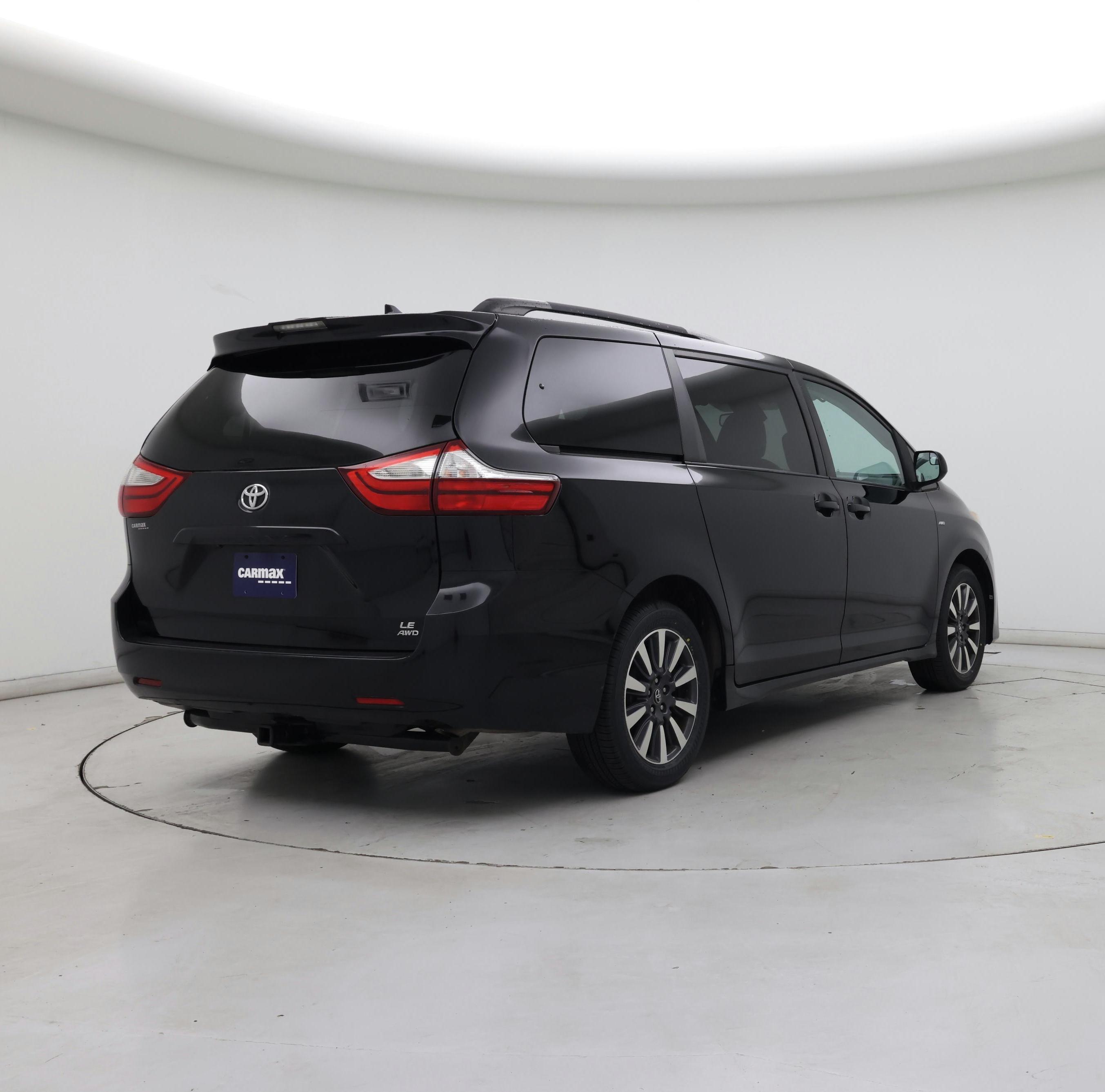 Thumbnail: 2018 Toyota Sienna - 8