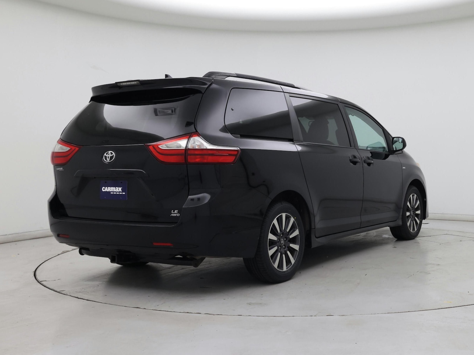 2018 Toyota Sienna LE - Photo 9