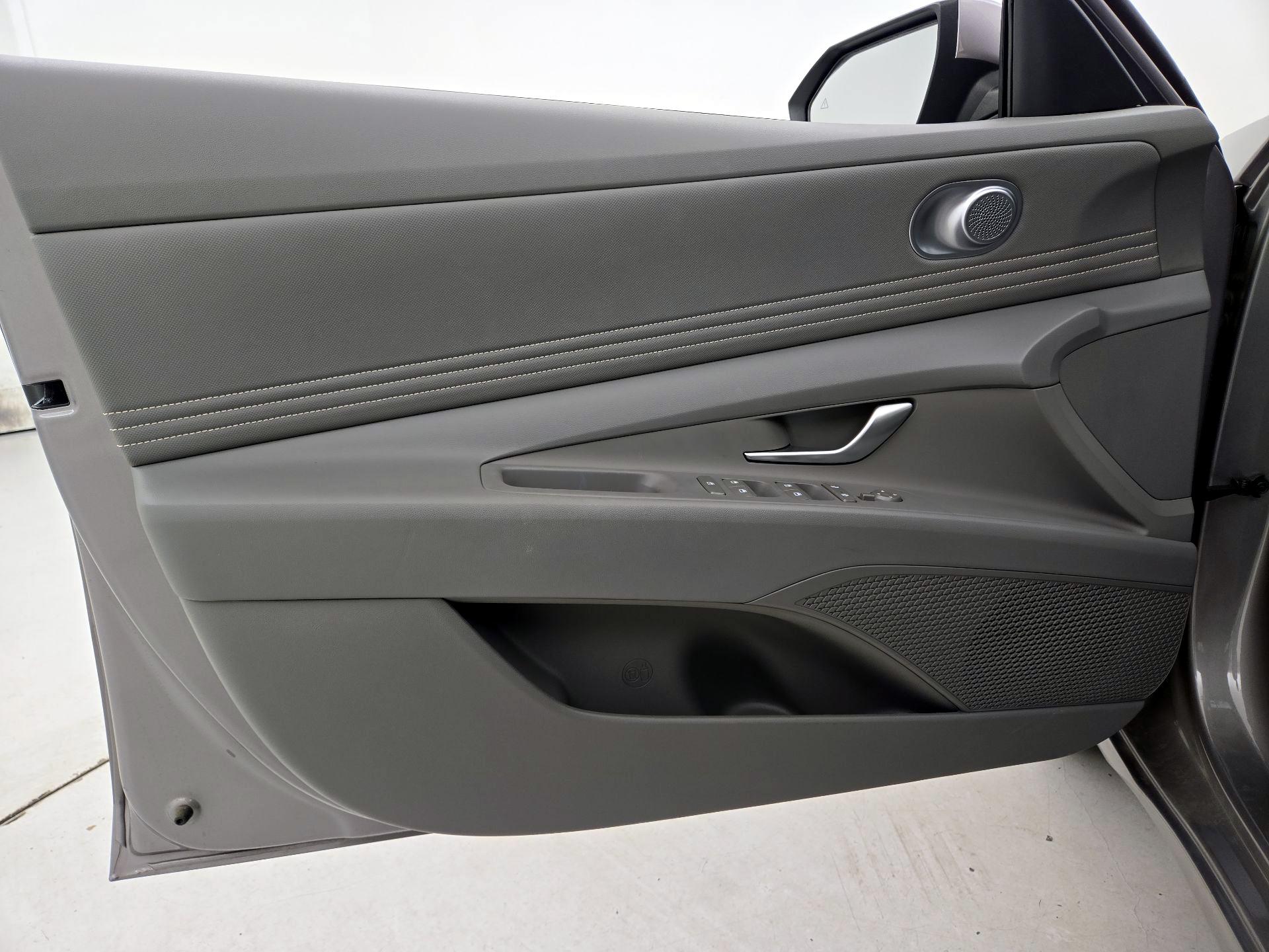 Thumbnail: 2023 Hyundai Elantra - 12