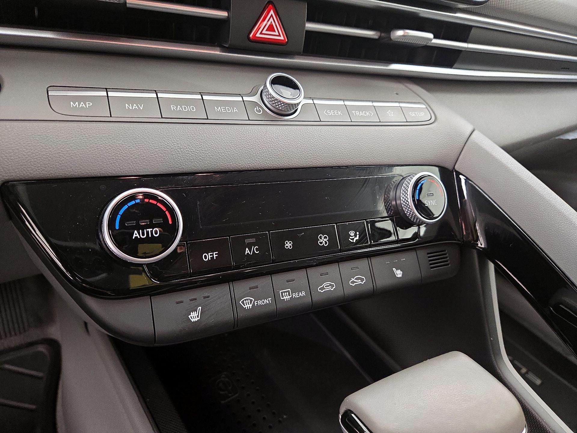 Thumbnail: 2023 Hyundai Elantra - 17