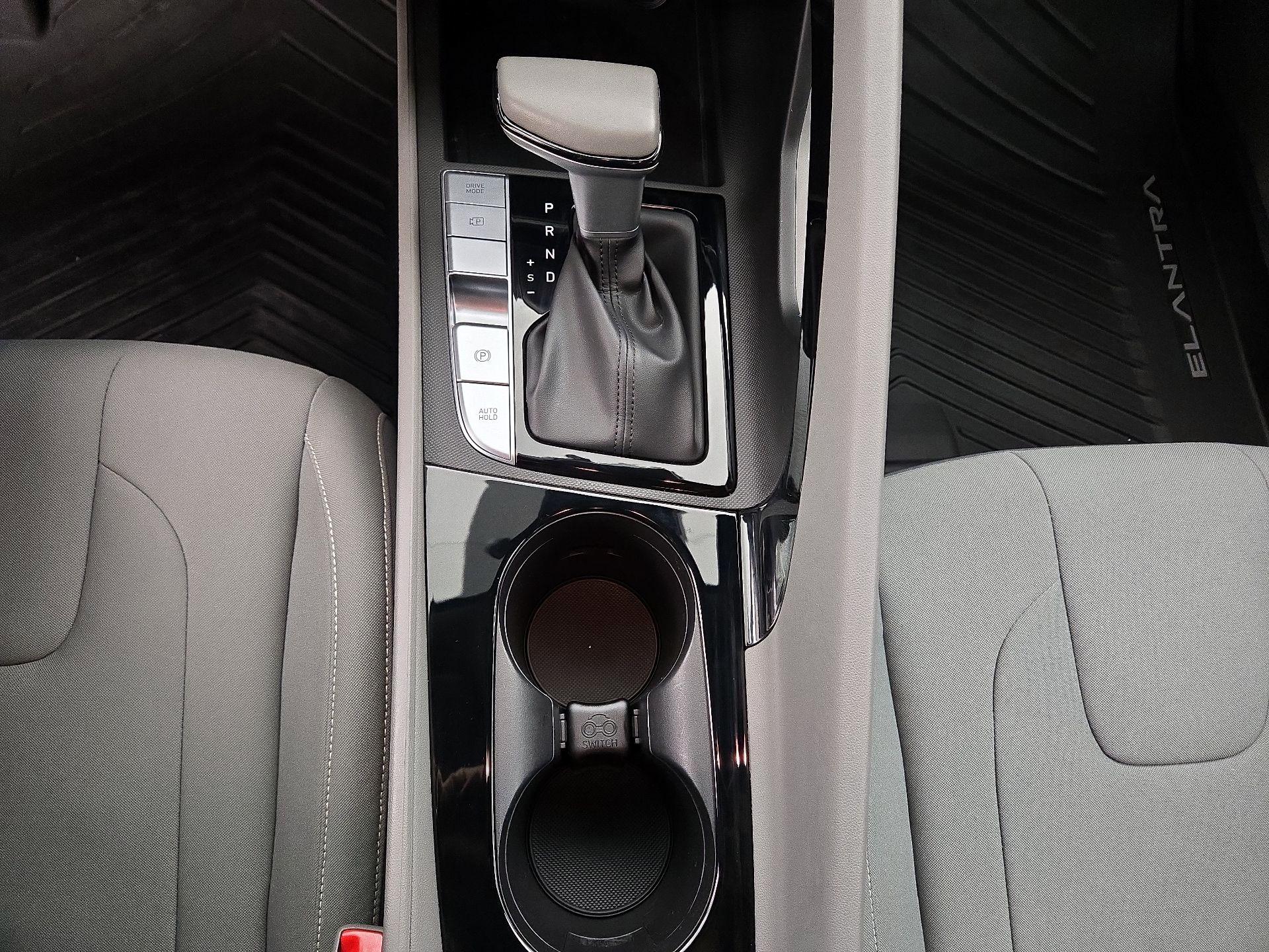 Thumbnail: 2023 Hyundai Elantra - 18