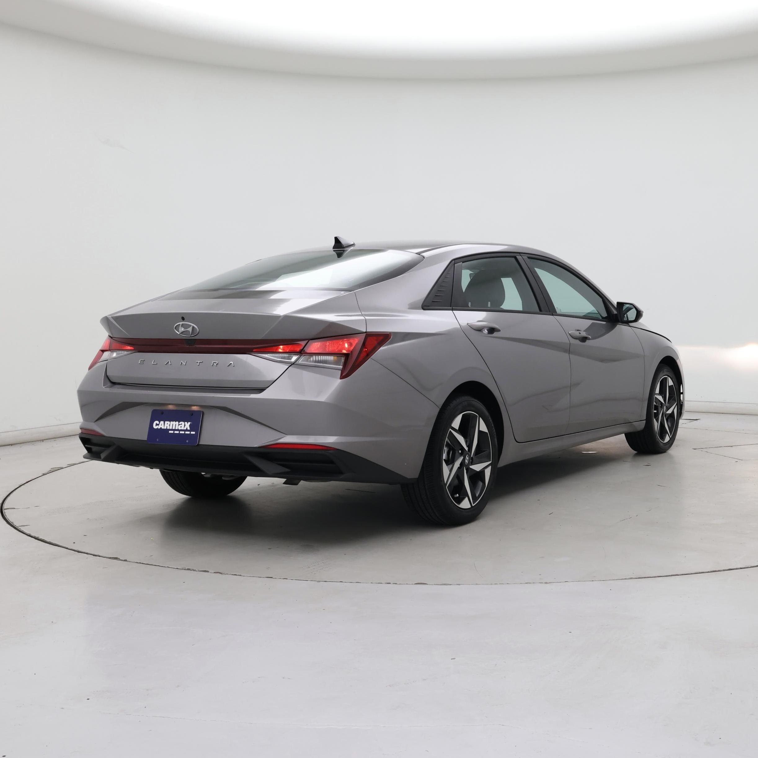 Thumbnail: 2023 Hyundai Elantra - 8