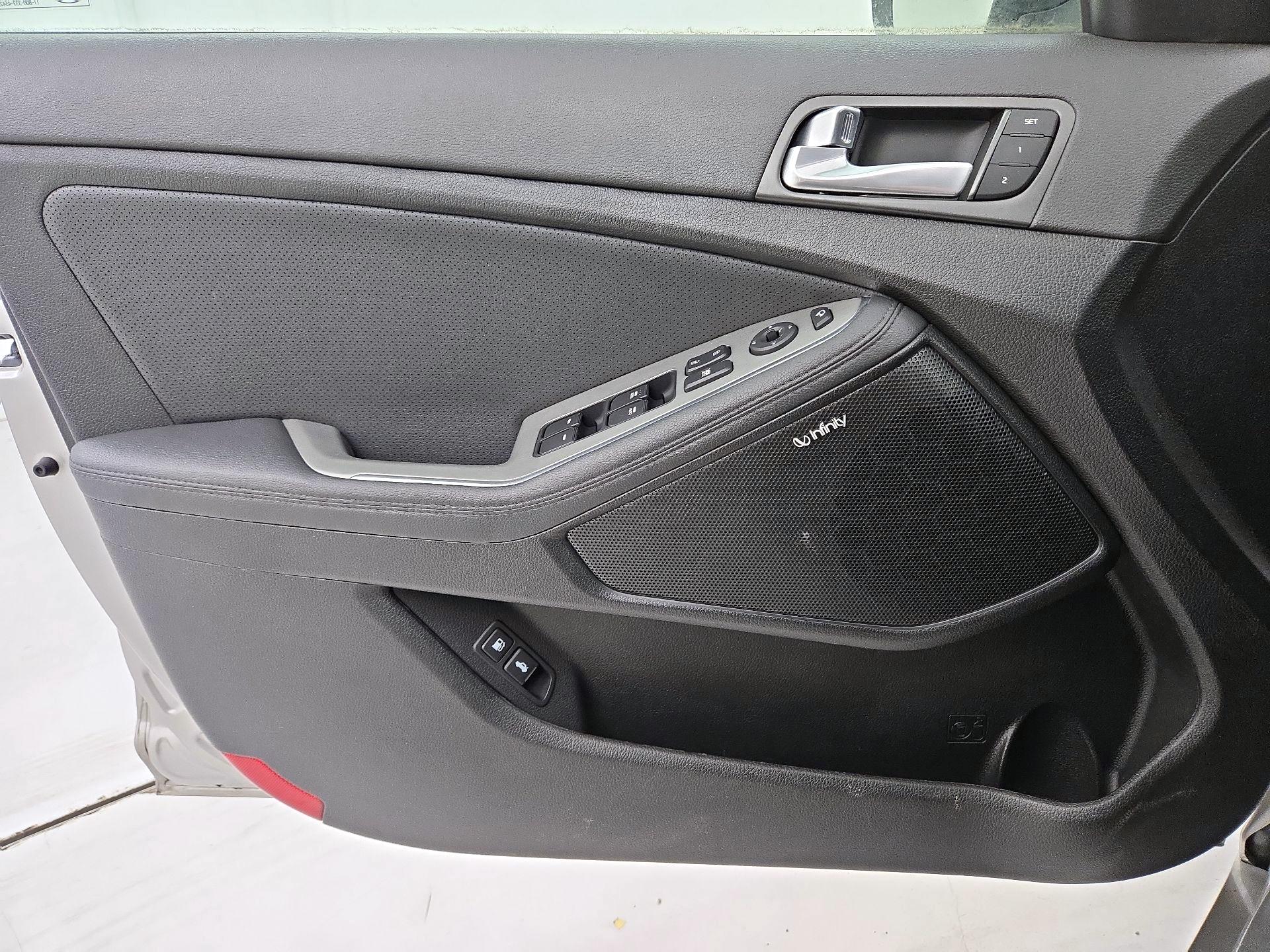 Thumbnail: 2015 Kia Optima - 12