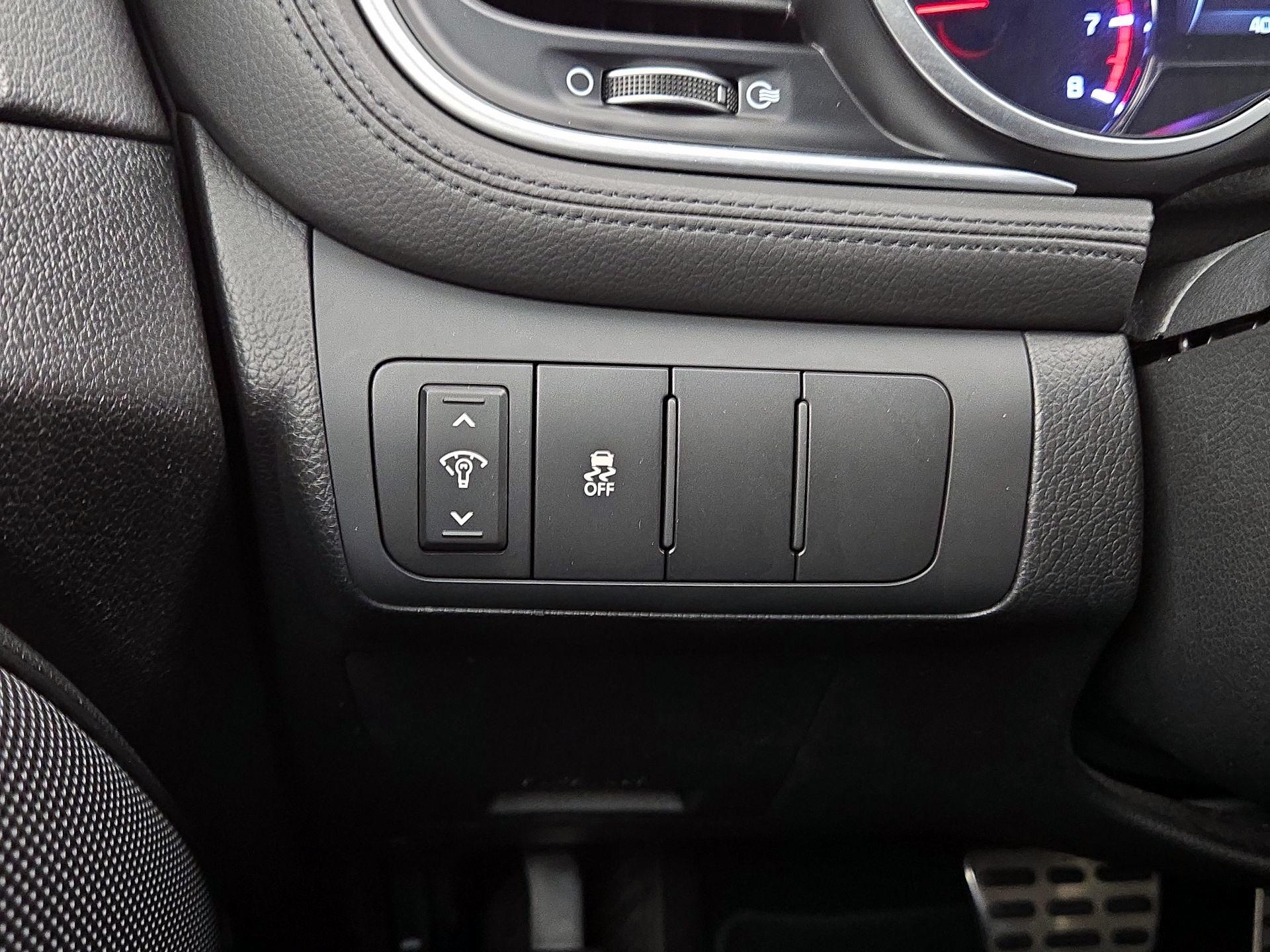 Thumbnail: 2015 Kia Optima - 13