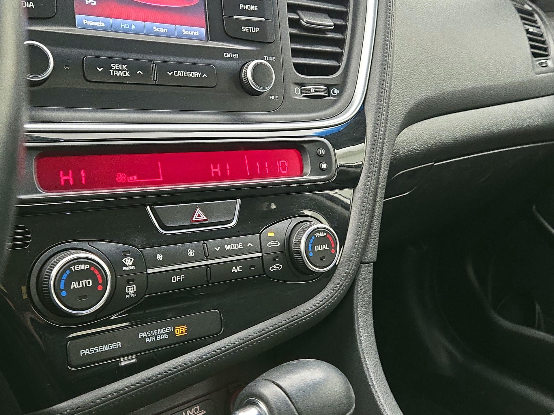 Thumbnail: 2015 Kia Optima - 16