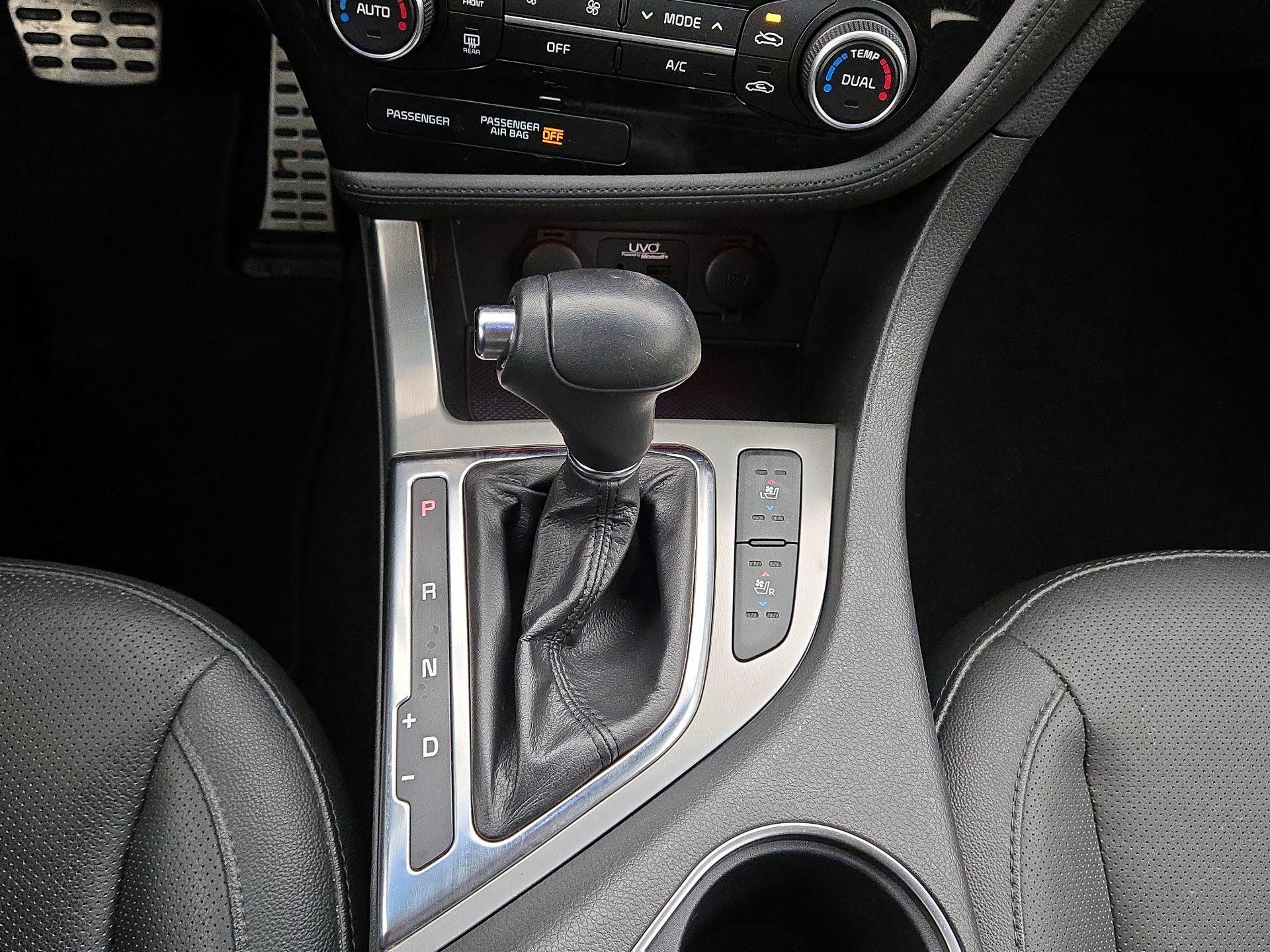 Thumbnail: 2015 Kia Optima - 17